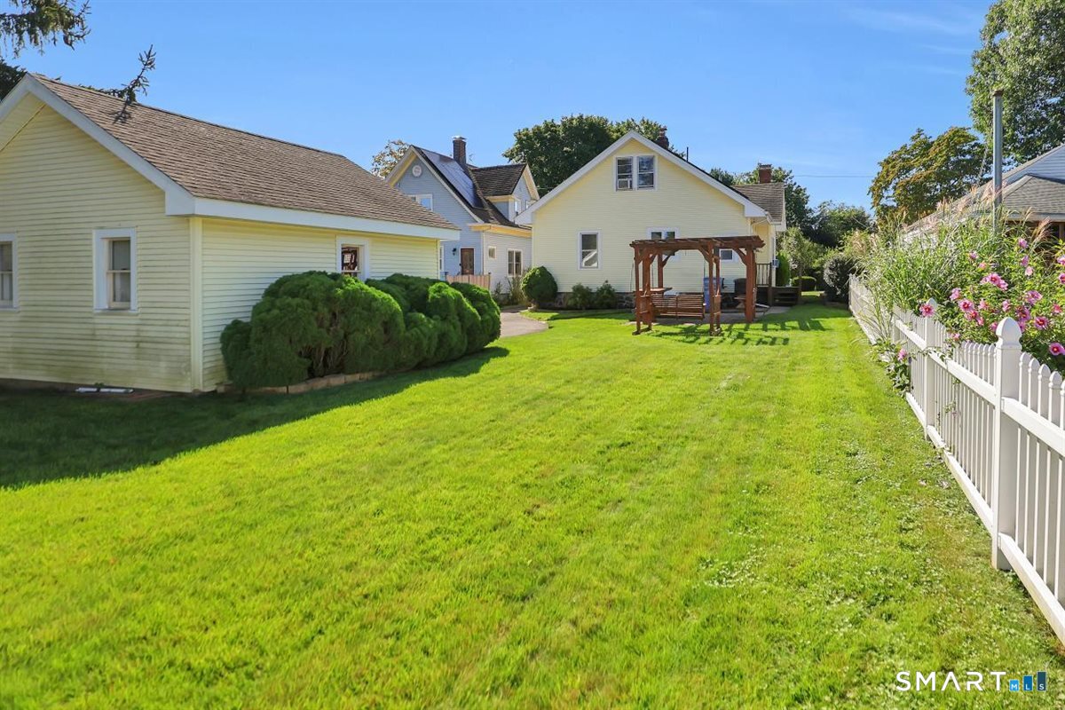 225 Stratford Road photo 31