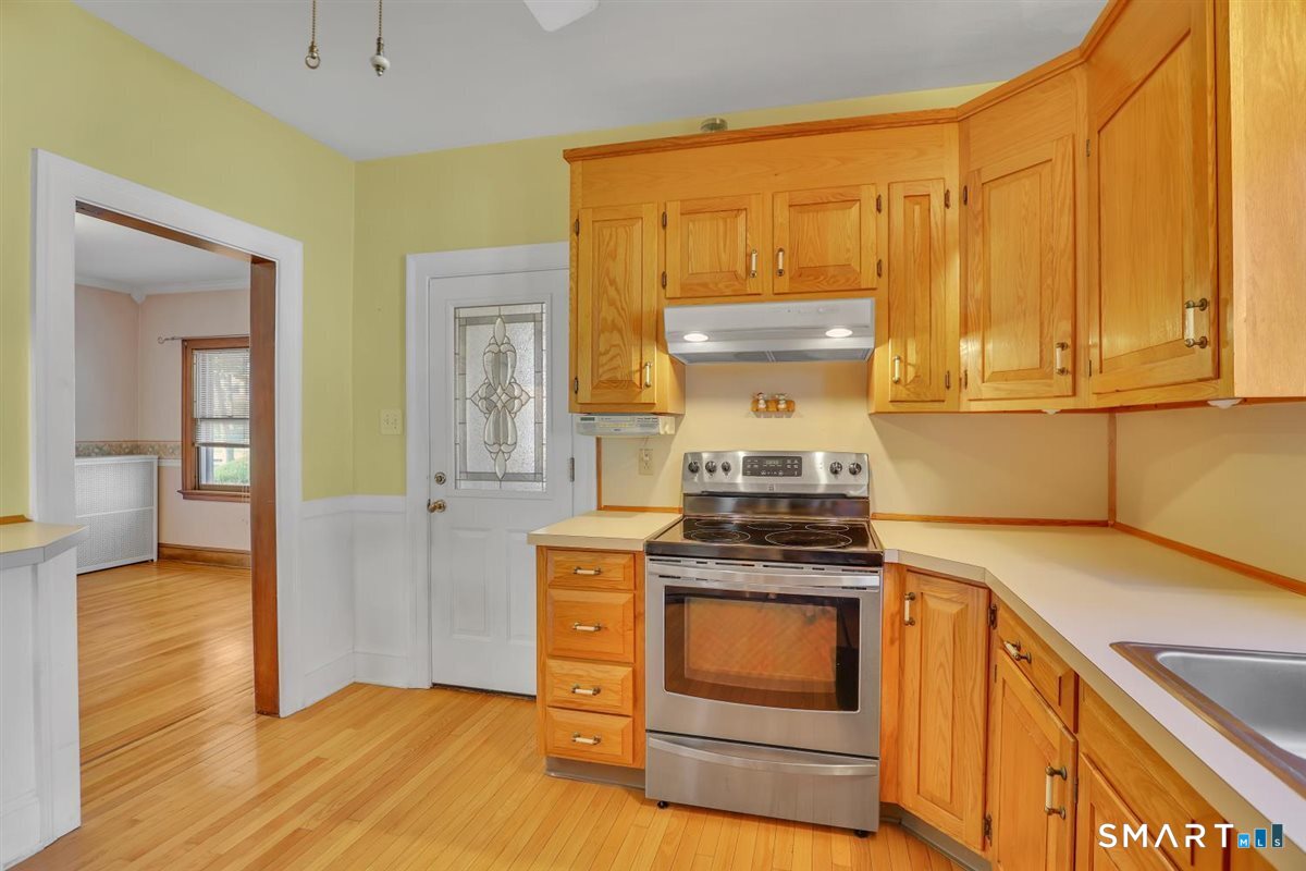 225 Stratford Road photo 12