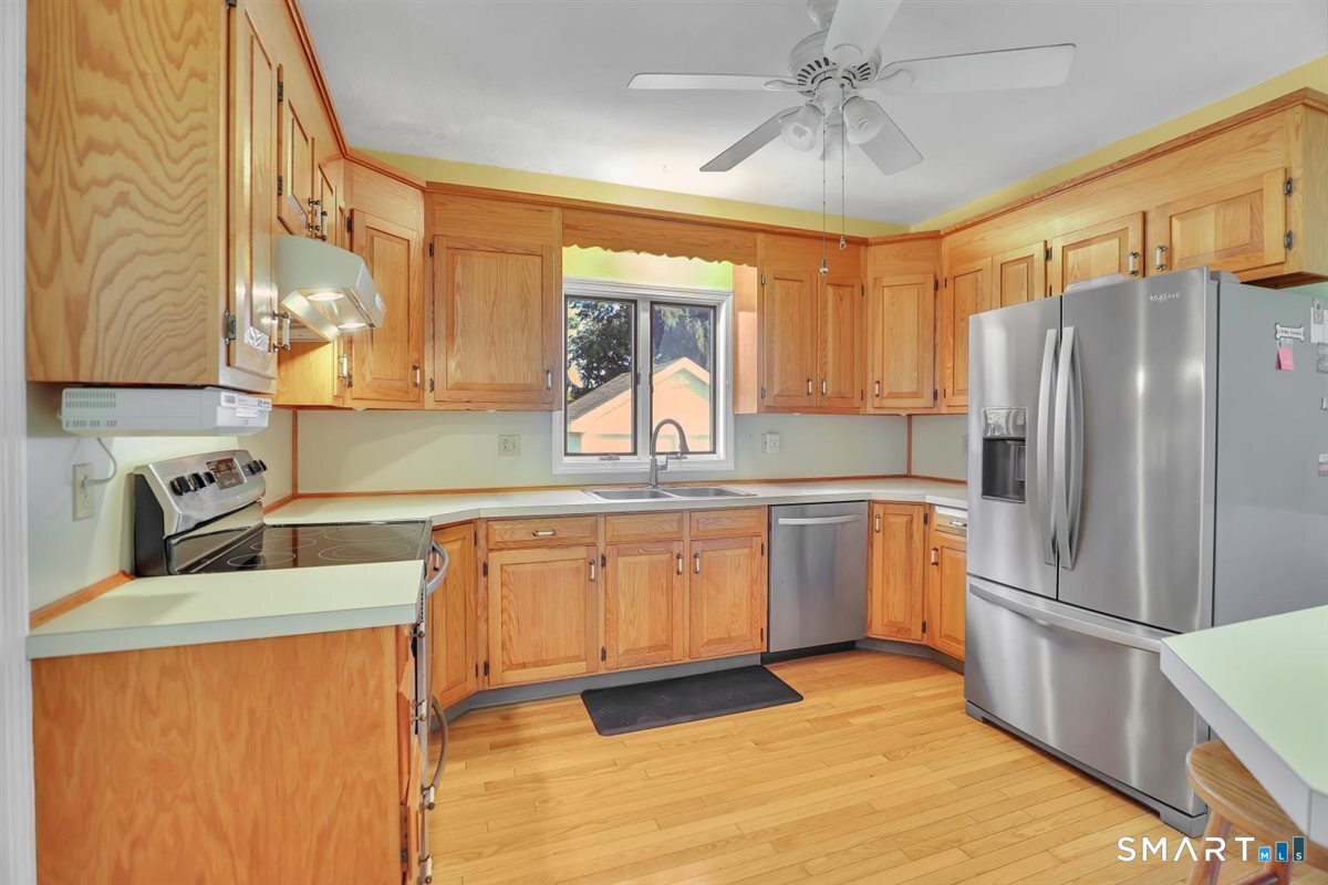 225 Stratford Road photo 13