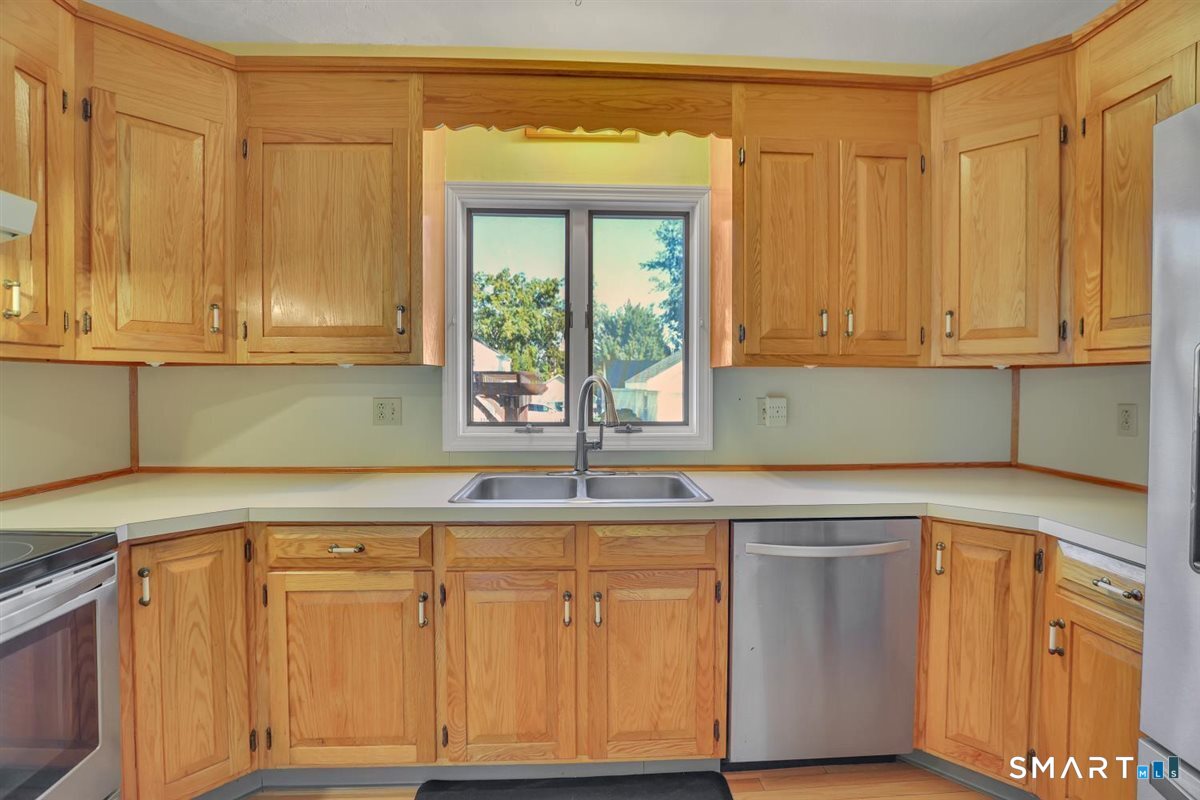 225 Stratford Road photo 14