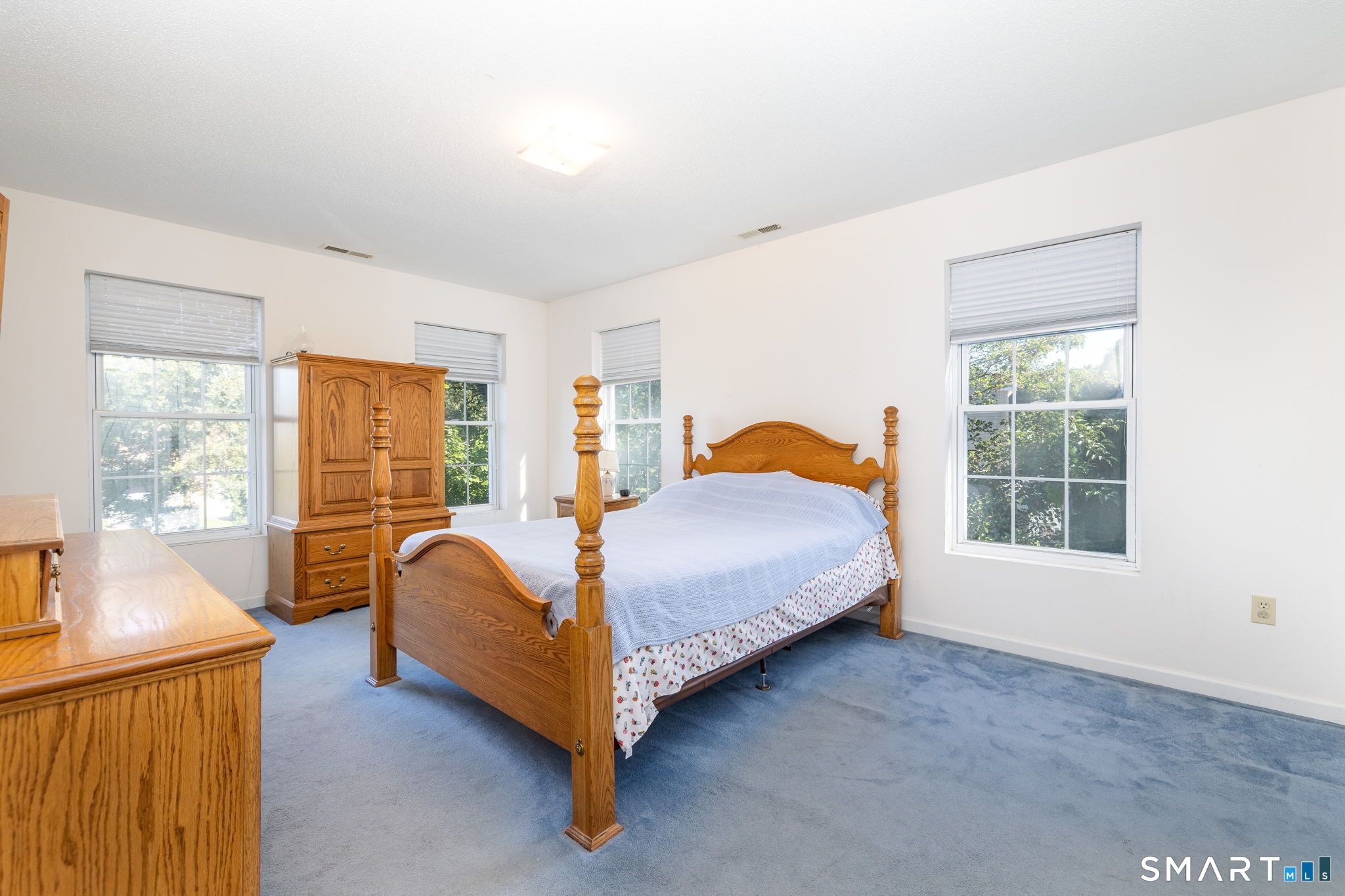 124 Cynrose Place photo 16