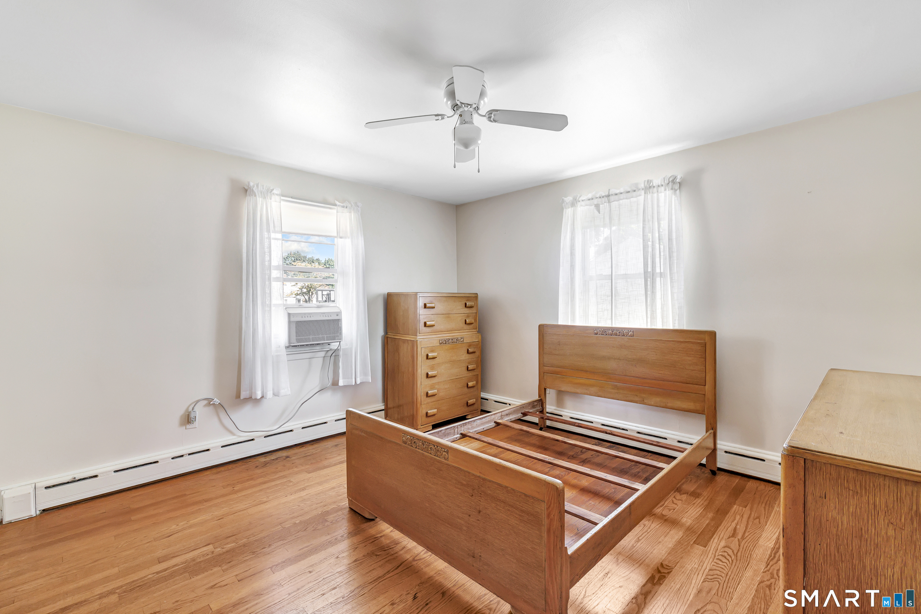 90 Elliott Street photo 17