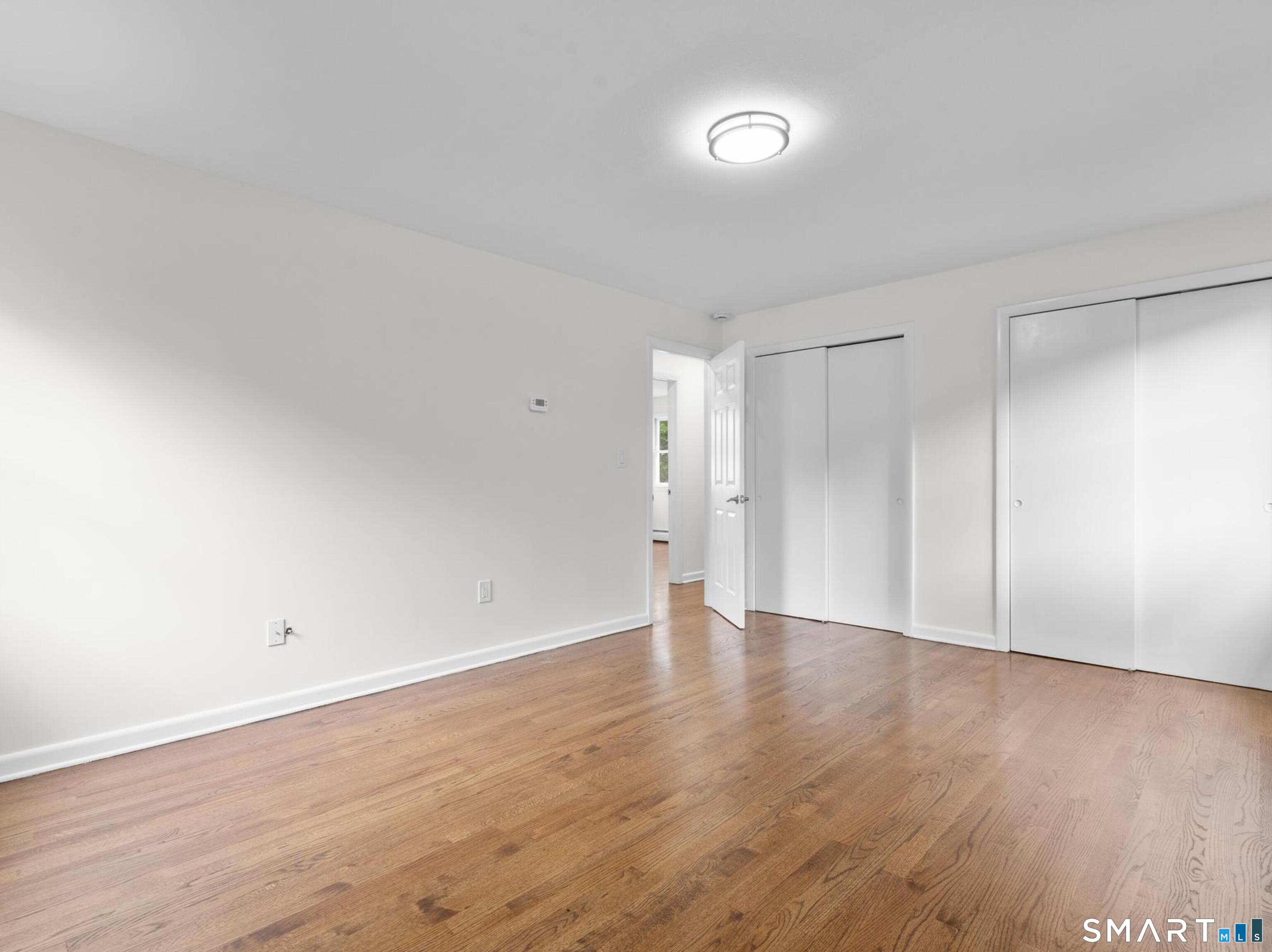 341 Lounsbury Street photo 31