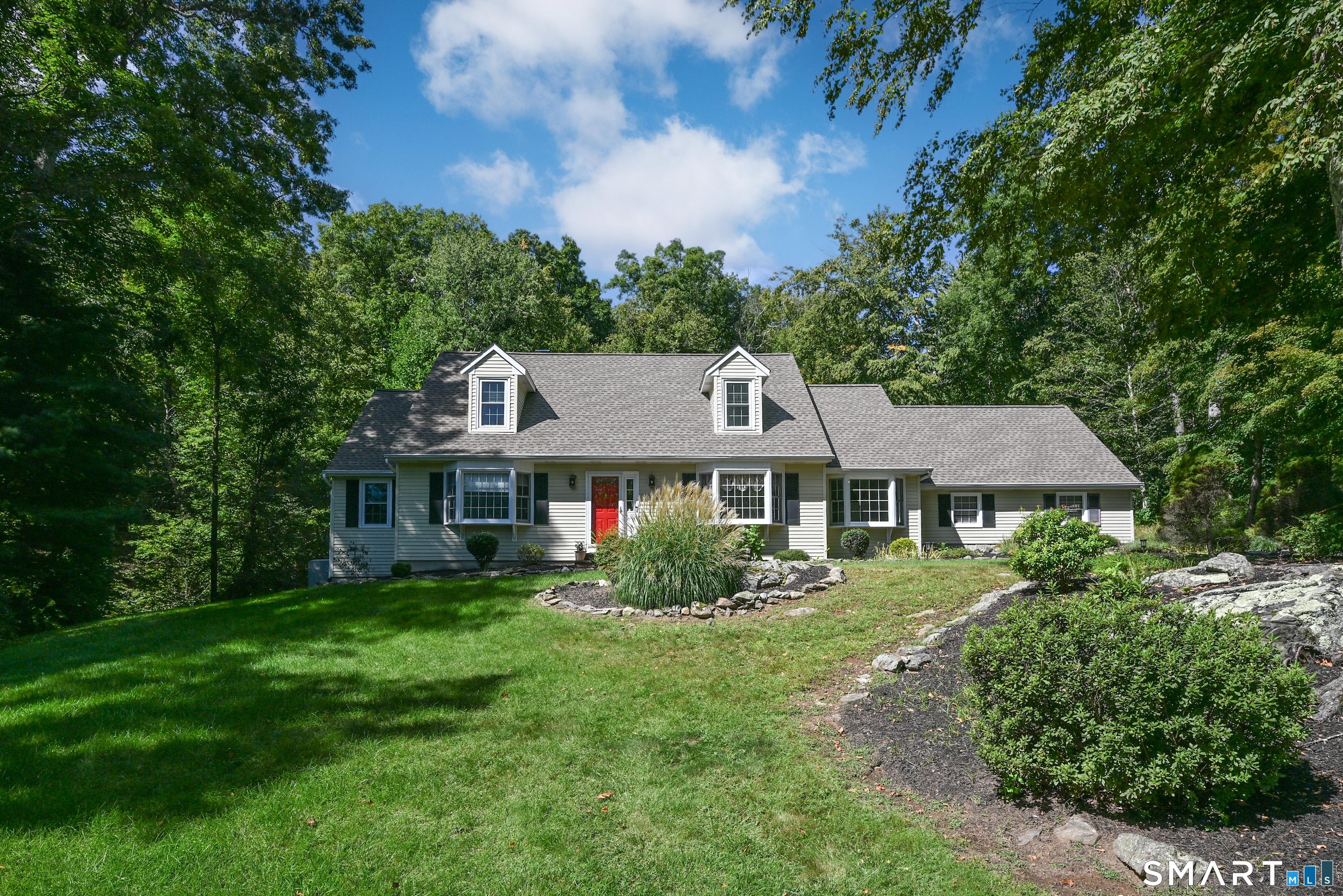 Photo 1 of Single family home for sale at 2 Banquo Brae Rd, Brookfield, CT 06804 | MLS# 24196486 | Listing updated on 2026-09-17