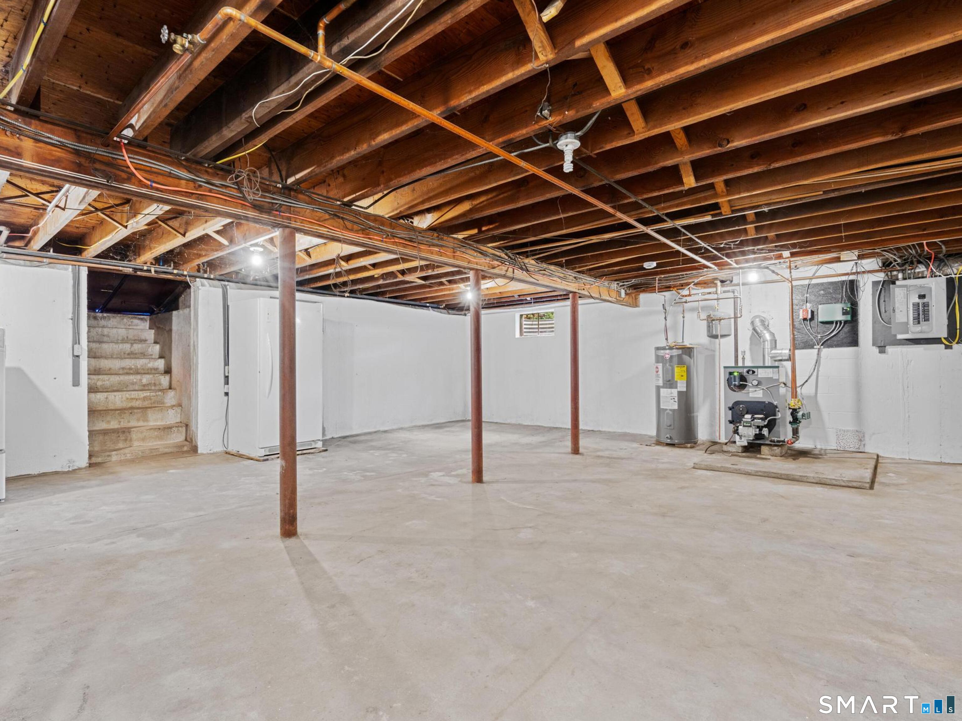 341 Lounsbury Street photo 33