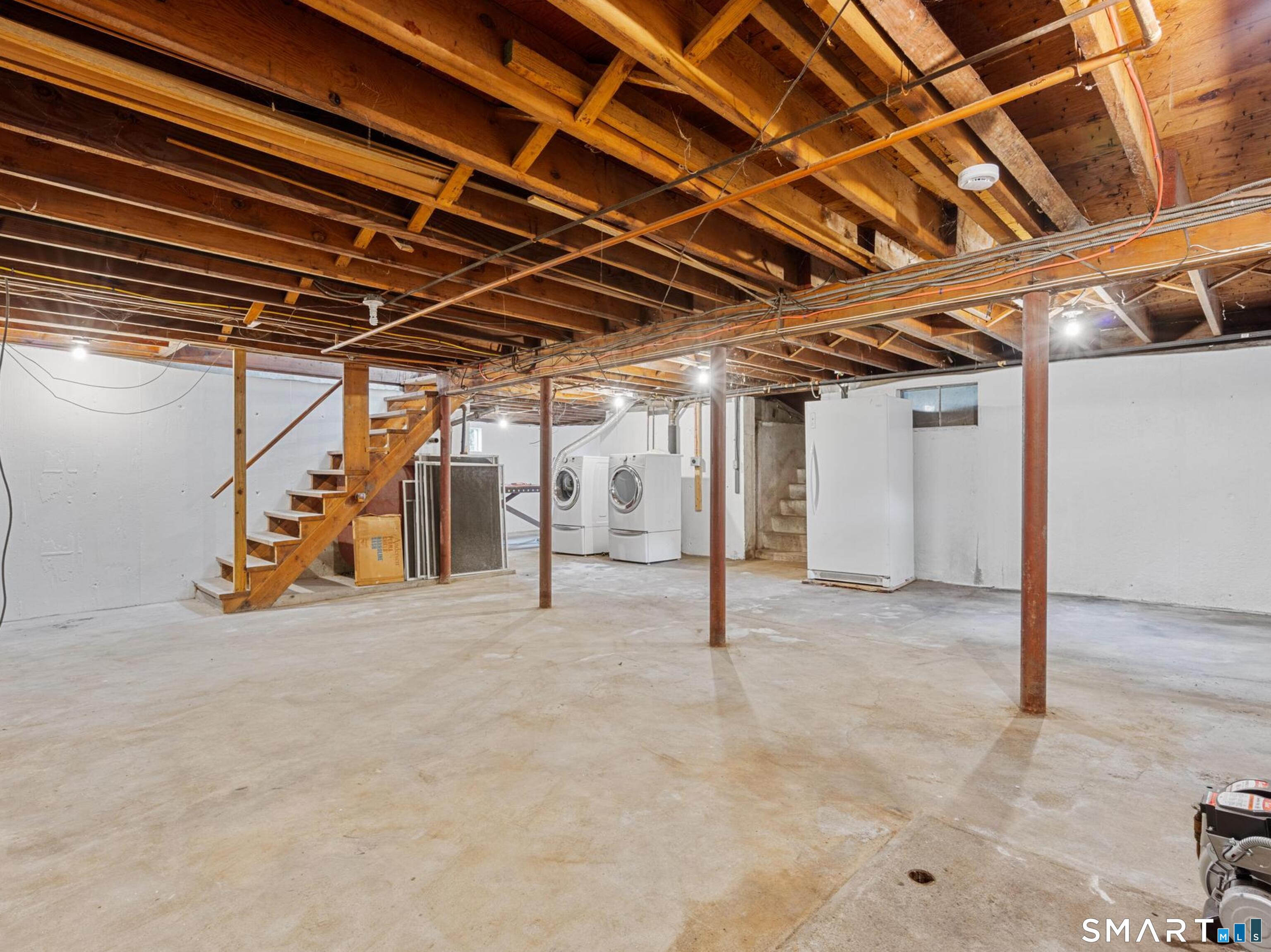 341 Lounsbury Street photo 34