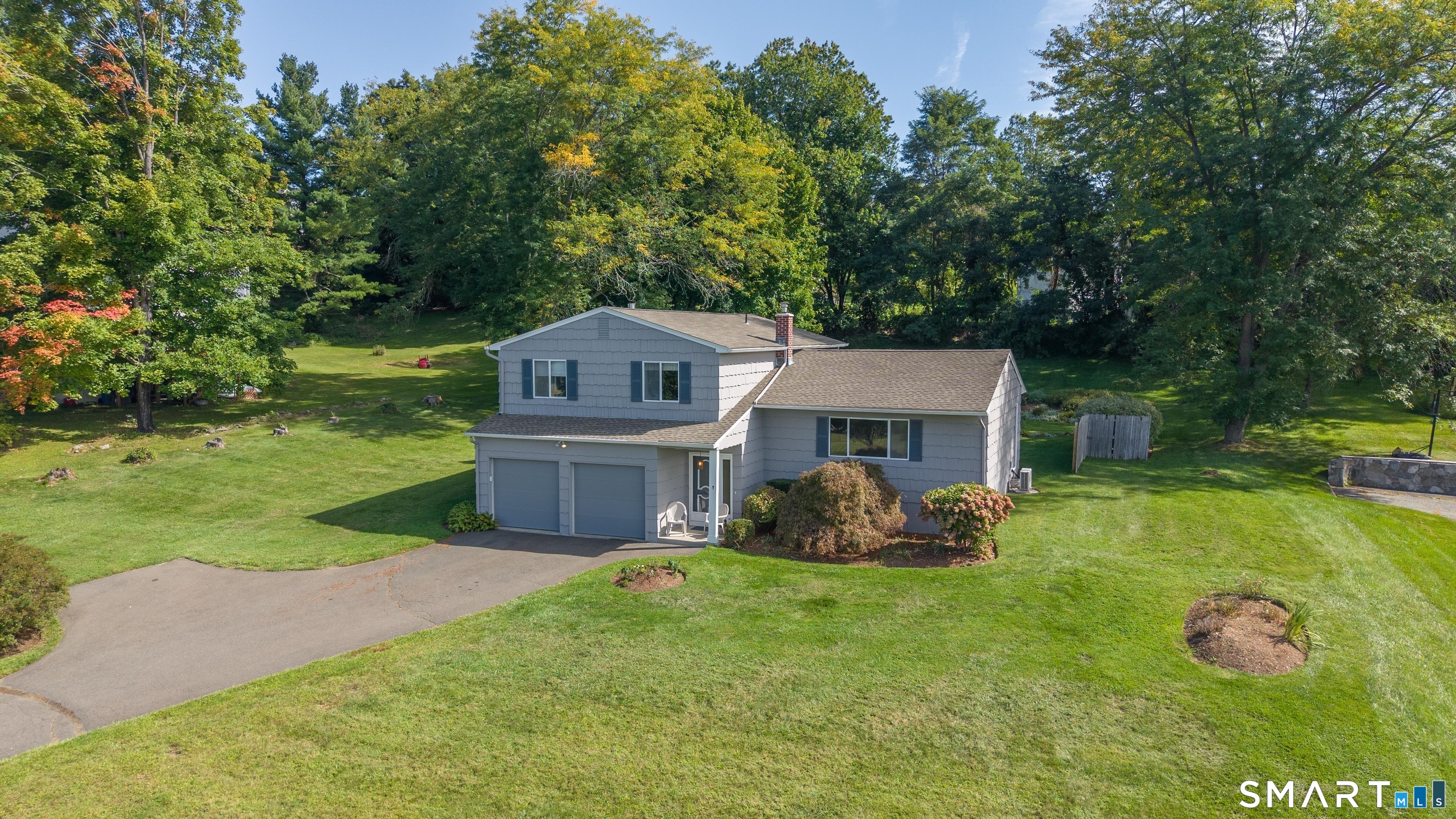 Photo 1 of Single family home for sale at 3 Mayflower Dr, Brookfield, CT 06804 | MLS# 24207552 | Listing updated on 2026-09-16