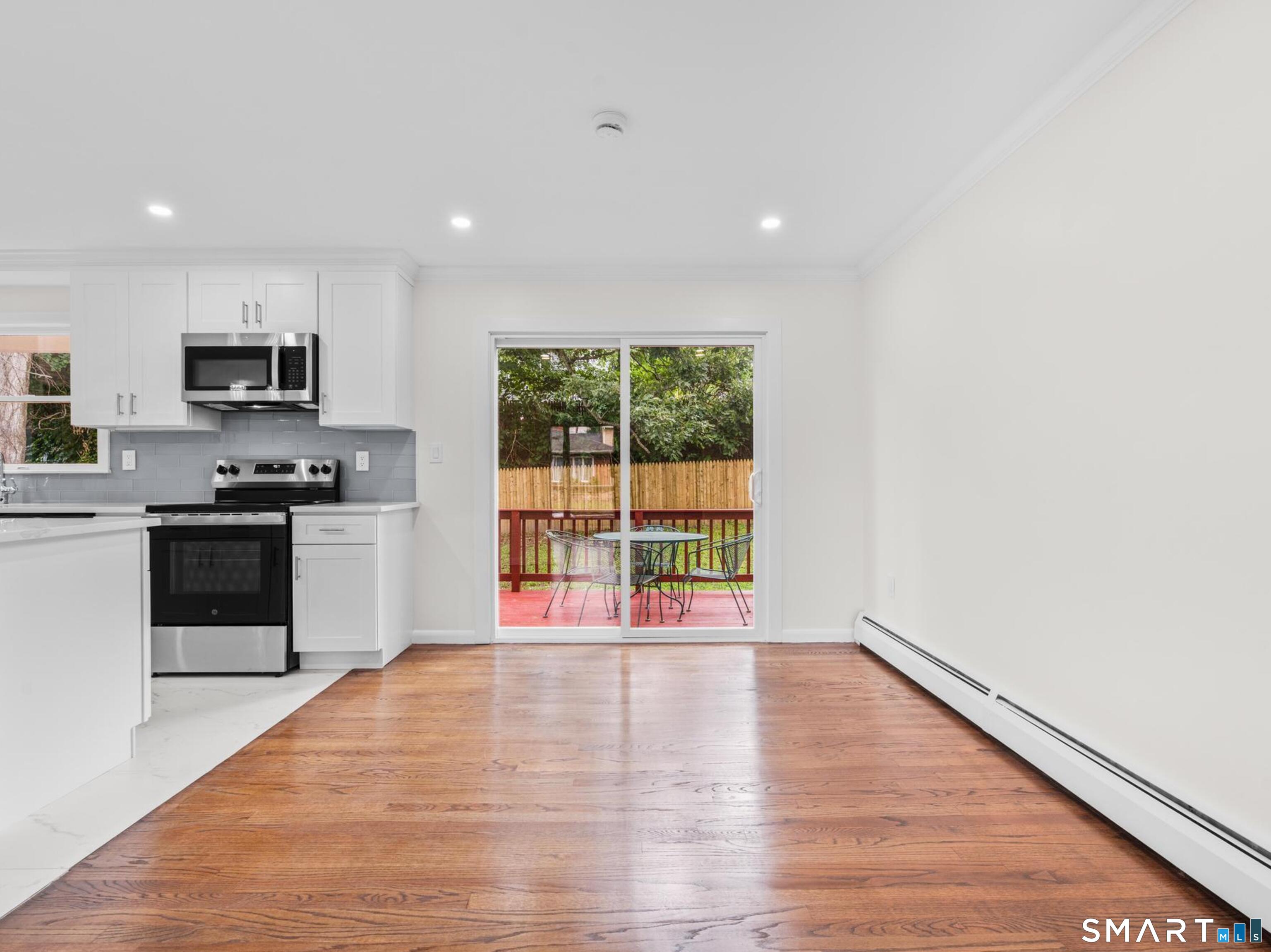 341 Lounsbury Street photo 22