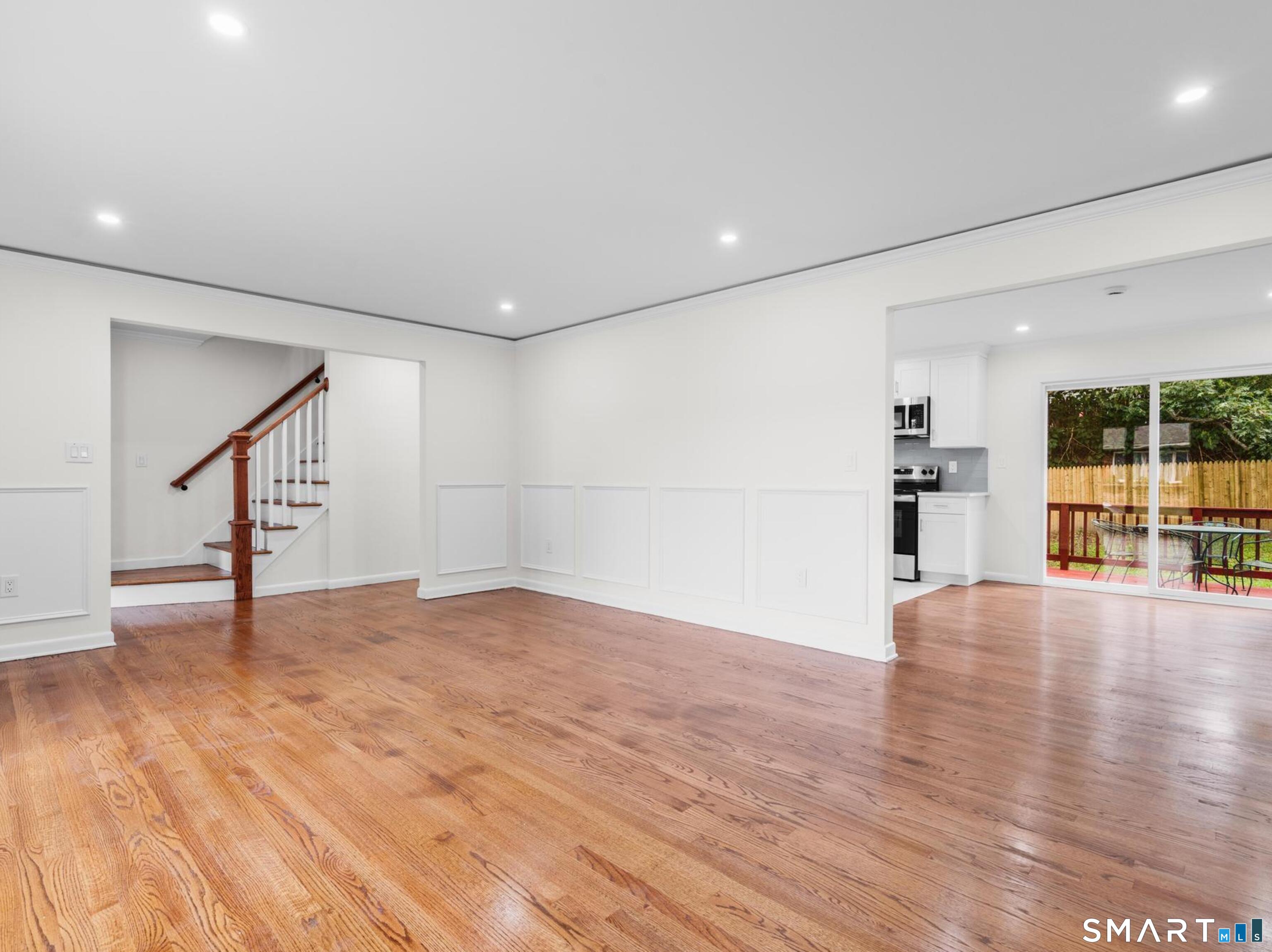 341 Lounsbury Street photo 19