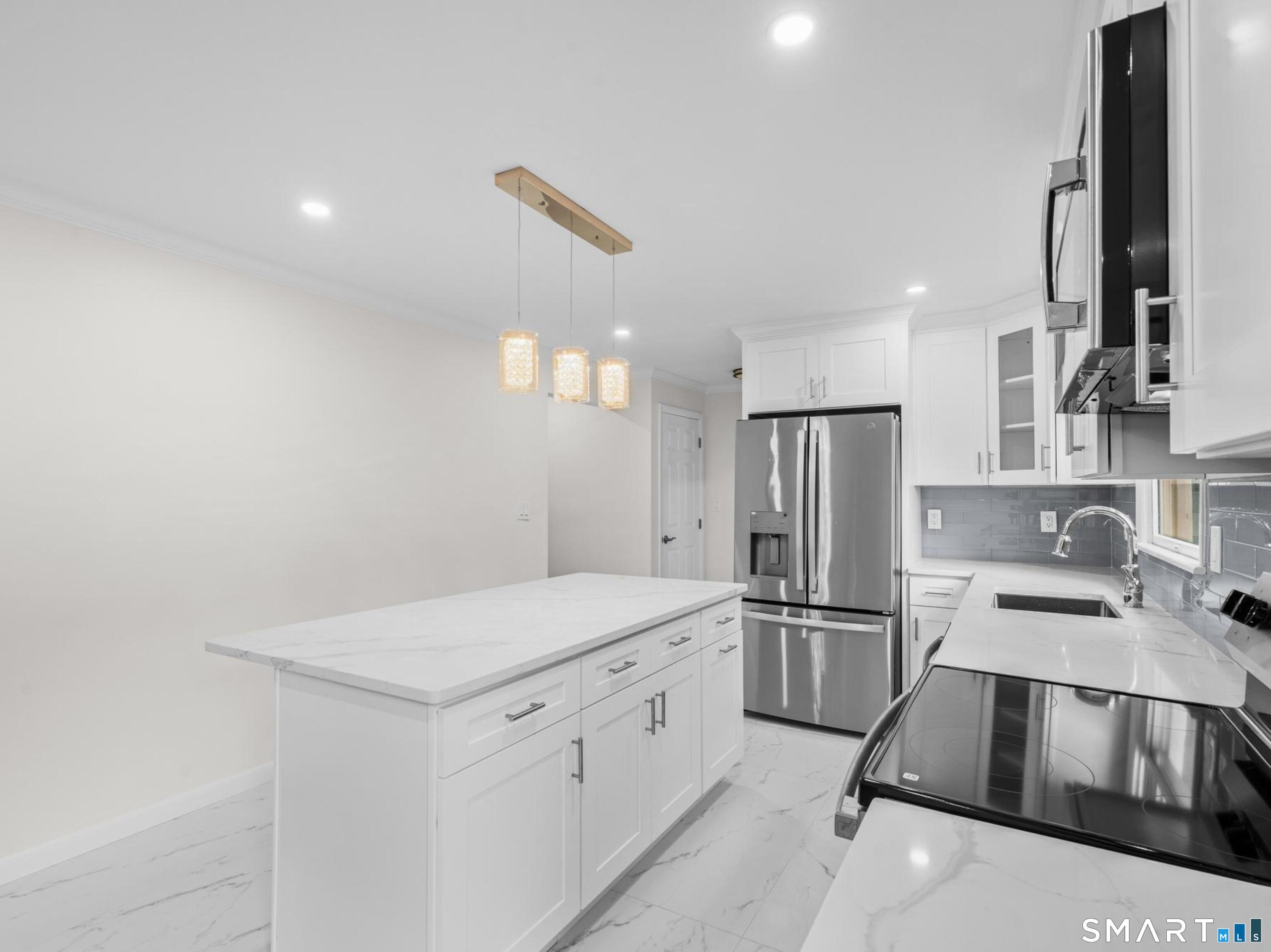 341 Lounsbury Street photo 25