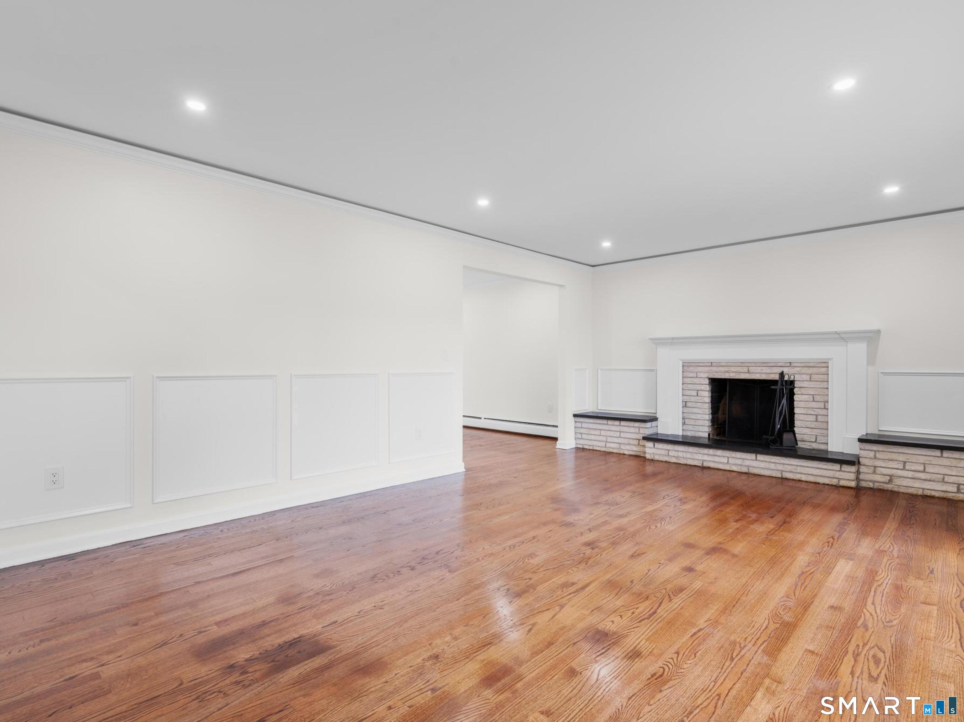 341 Lounsbury Street photo 13