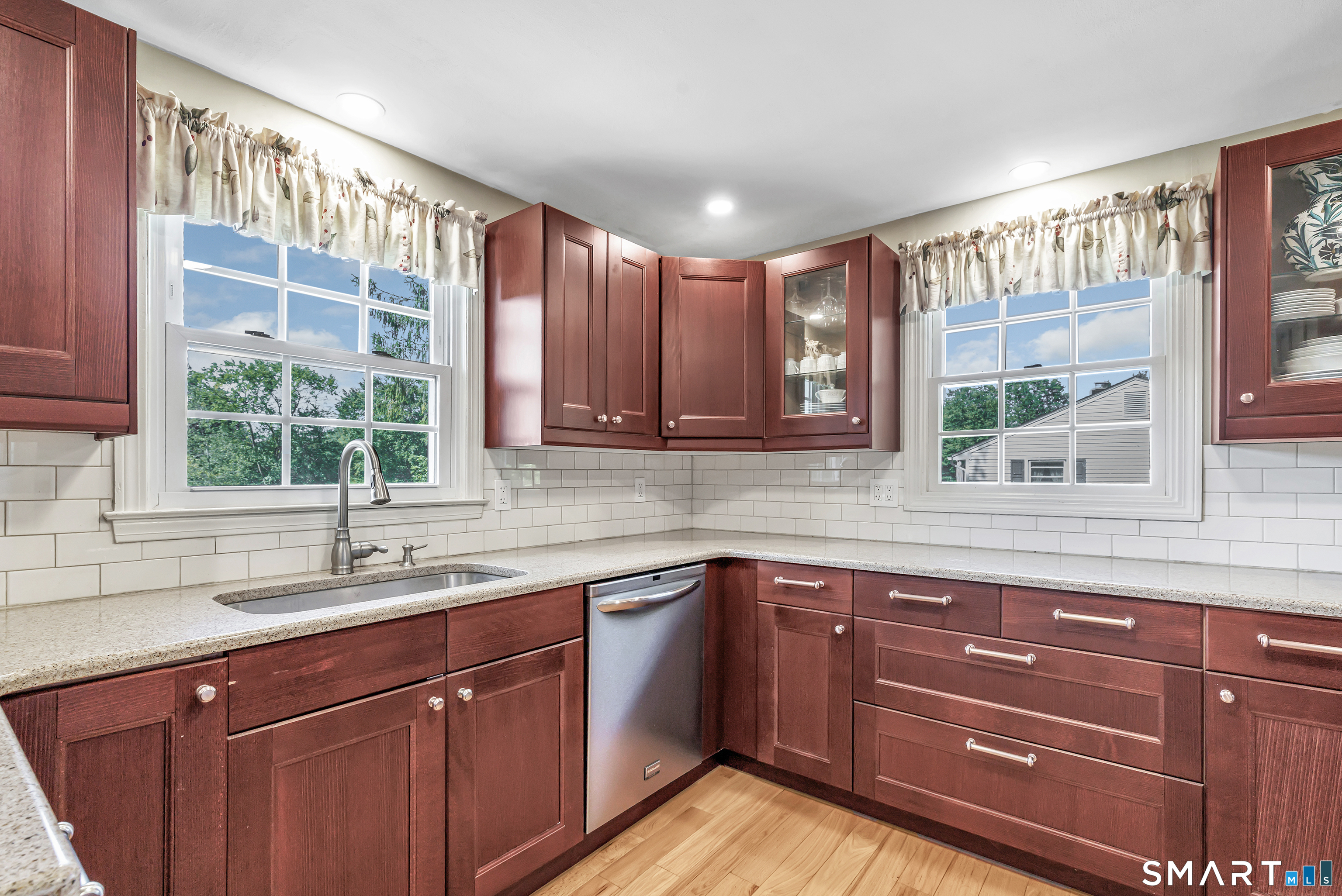 85 Tuttle Road photo 11