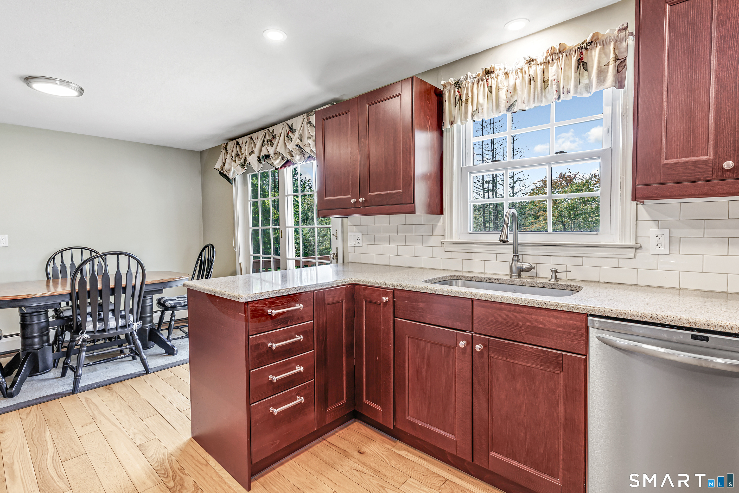 85 Tuttle Road photo 12
