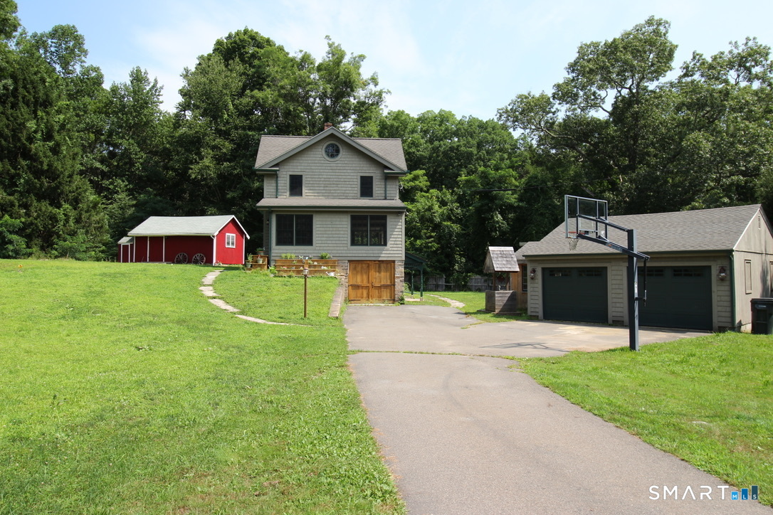 28 Deep Hollow Road