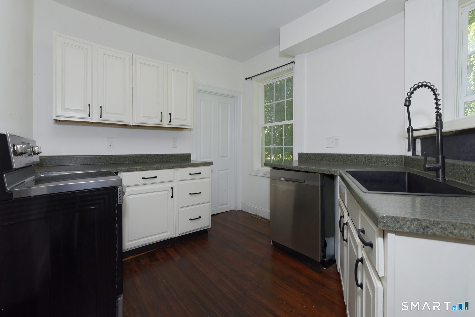 9 Wells Avenue photo 24