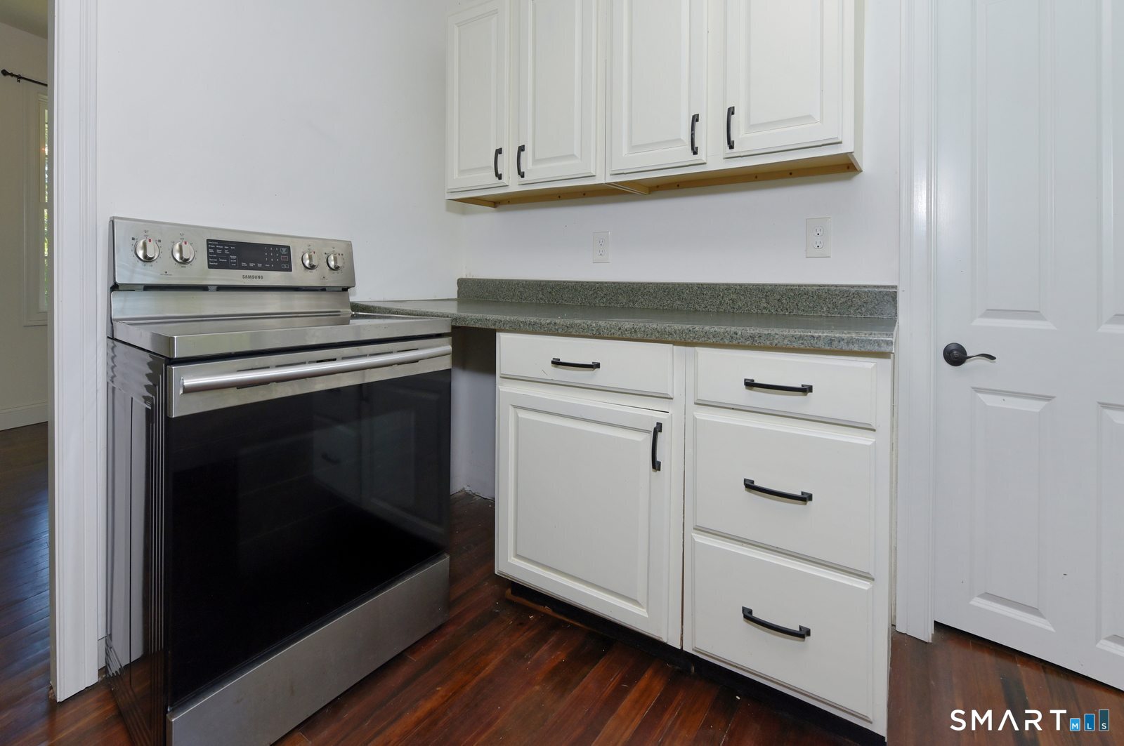 9 Wells Avenue photo 28