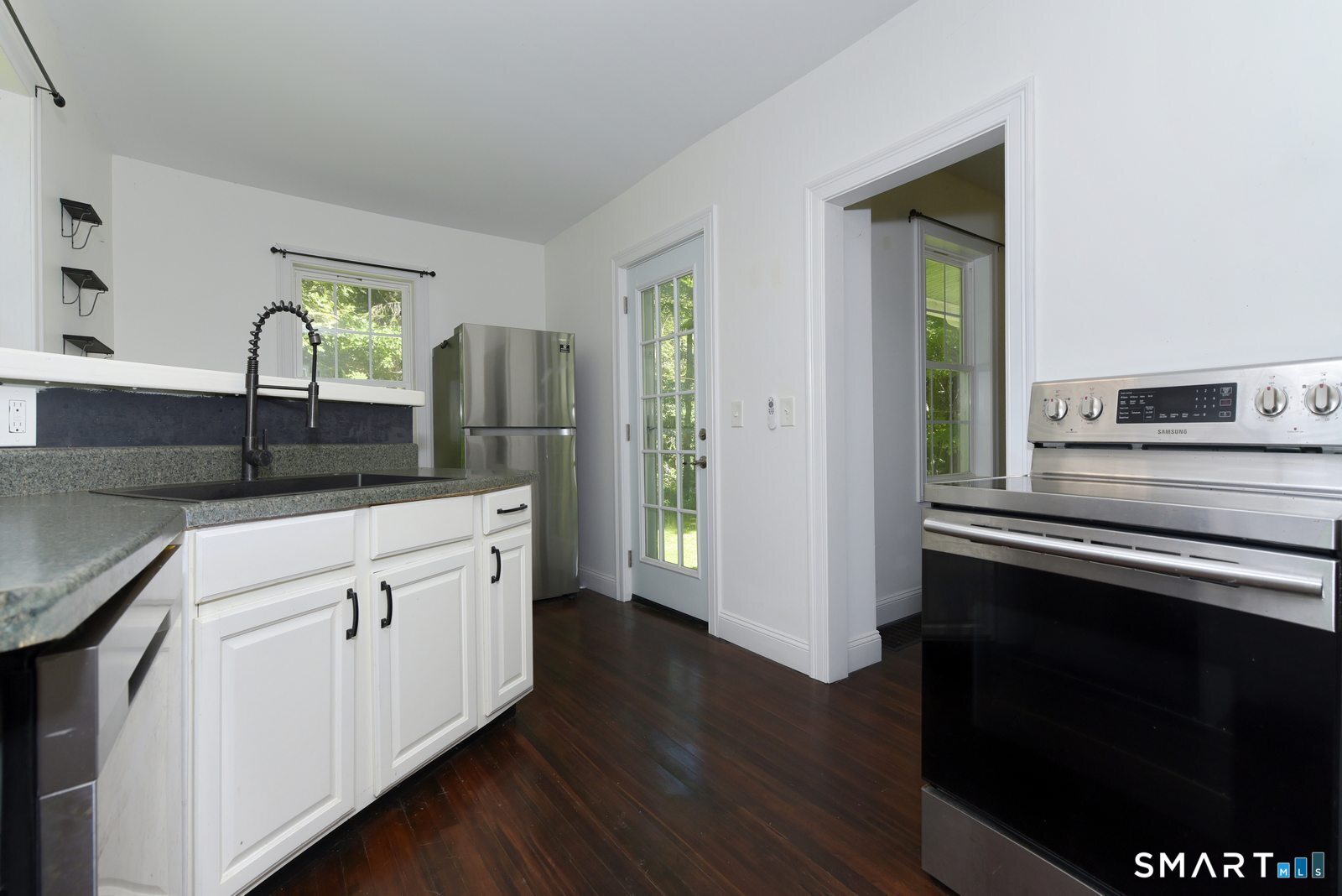 9 Wells Avenue photo 29