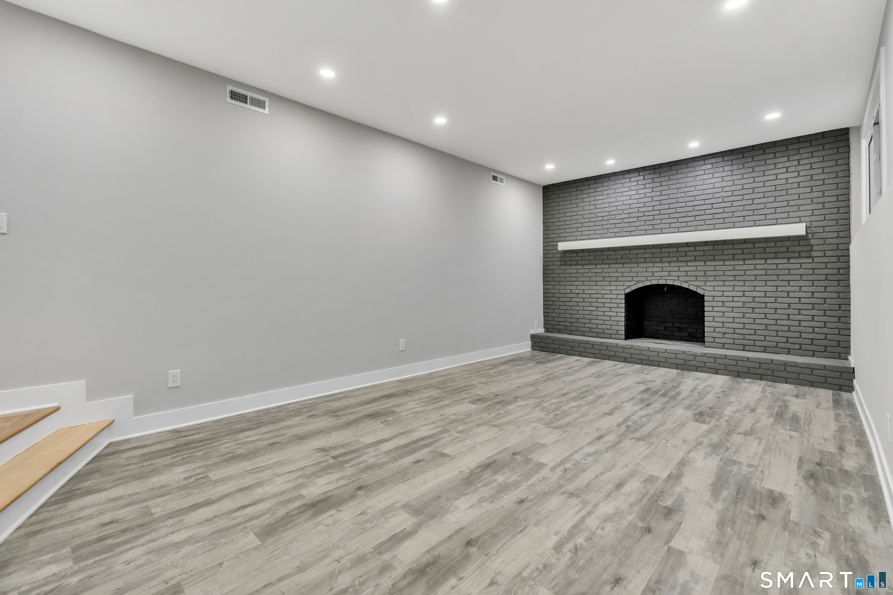 1 Greenlea Lane photo 30