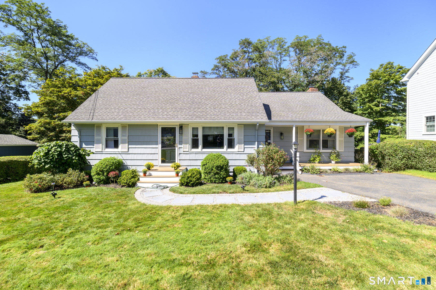 366 Brookside Drive — photo 1