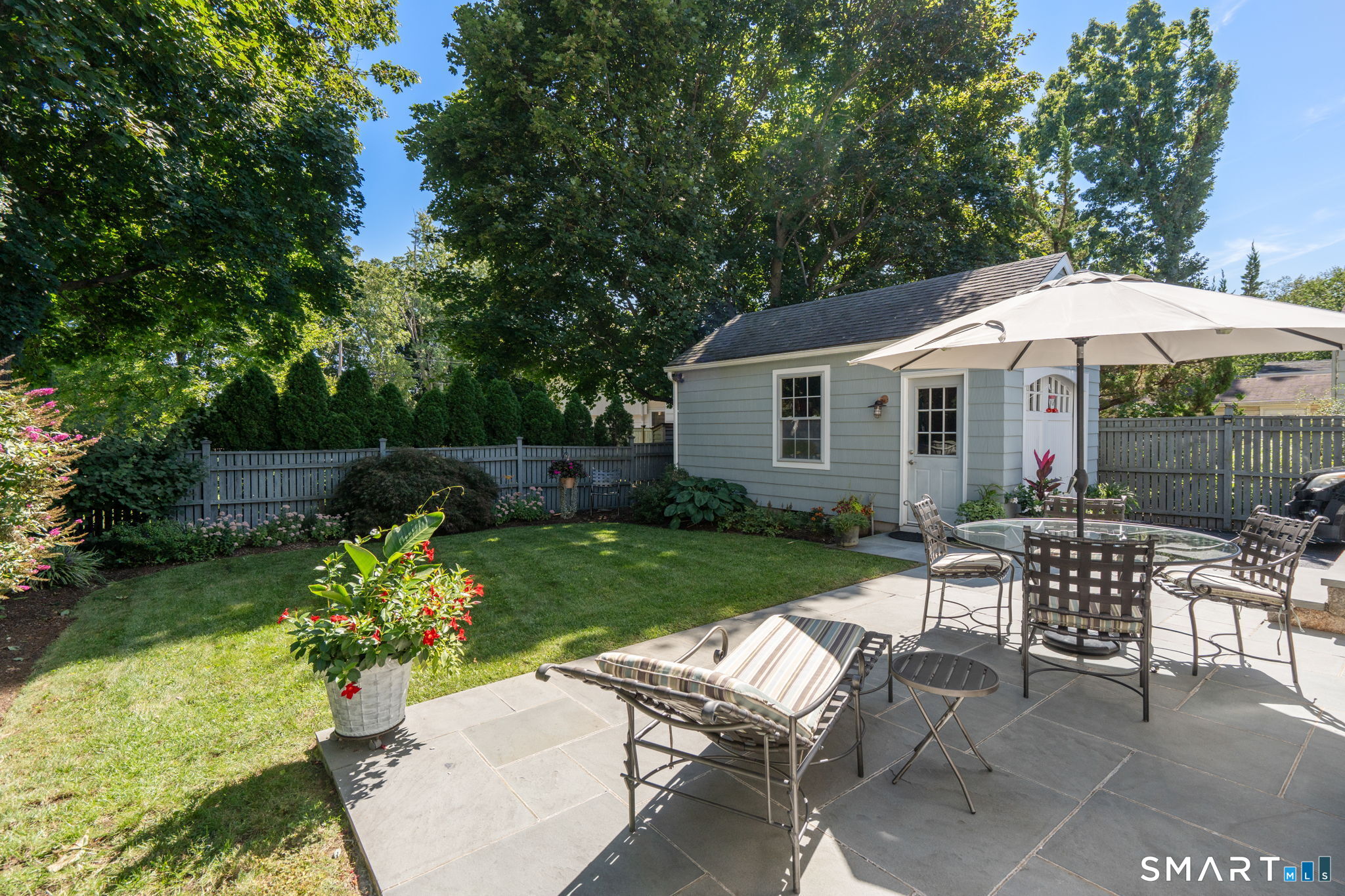 717 Riverside Drive photo 32