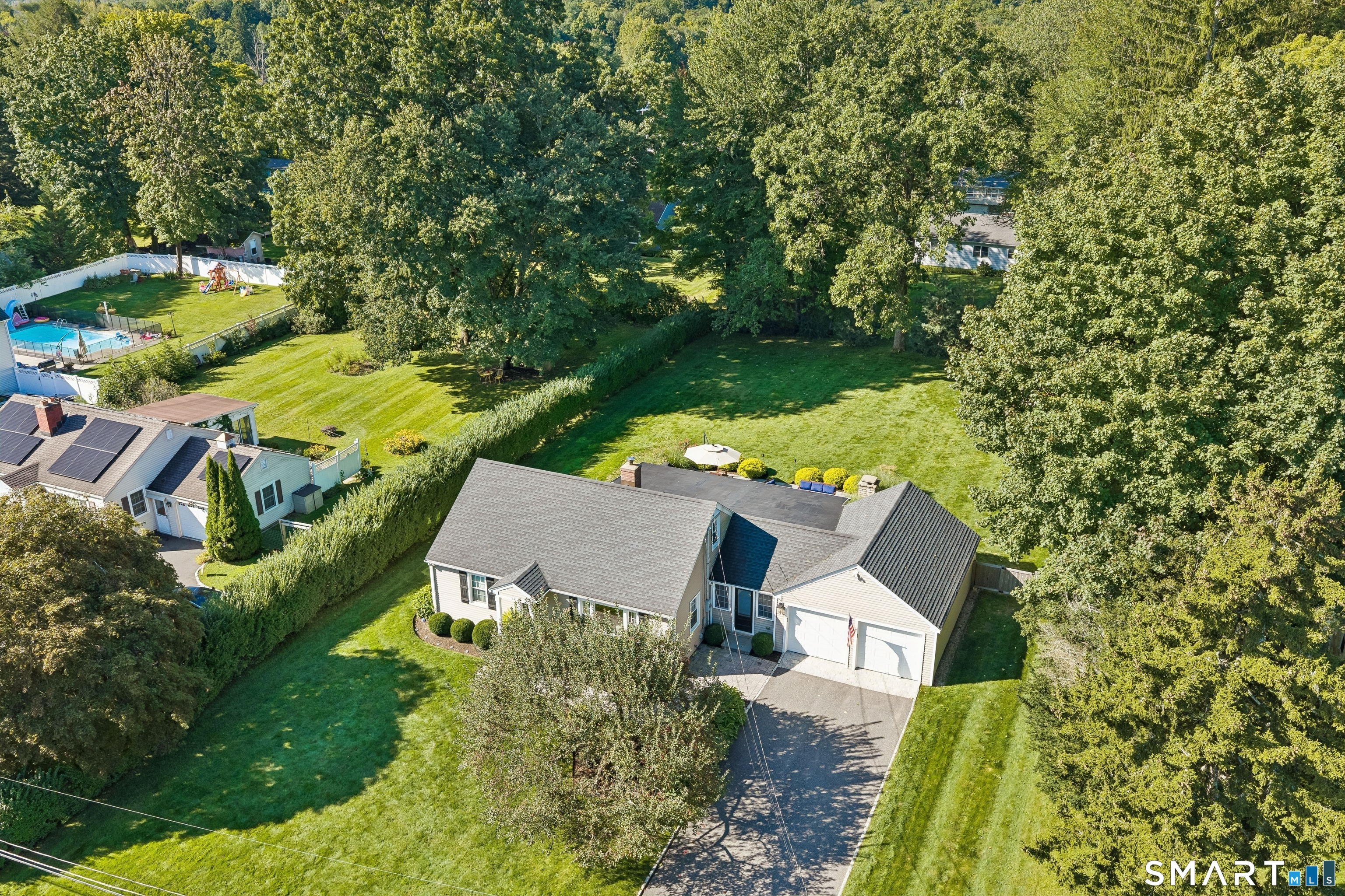 14 Redwood Drive photo 37