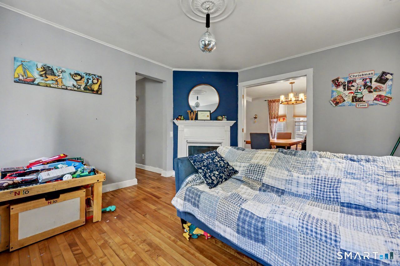 33 Pleasant Street photo 22