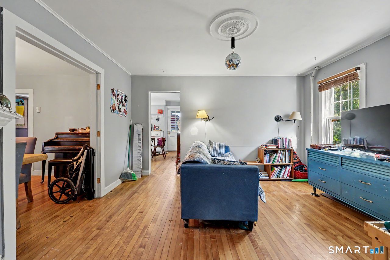 33 Pleasant Street photo 6