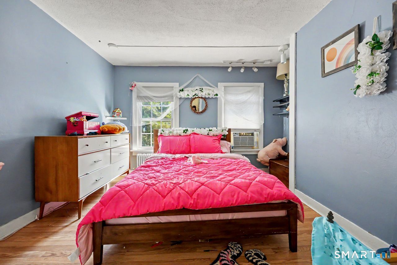 33 Pleasant Street photo 19