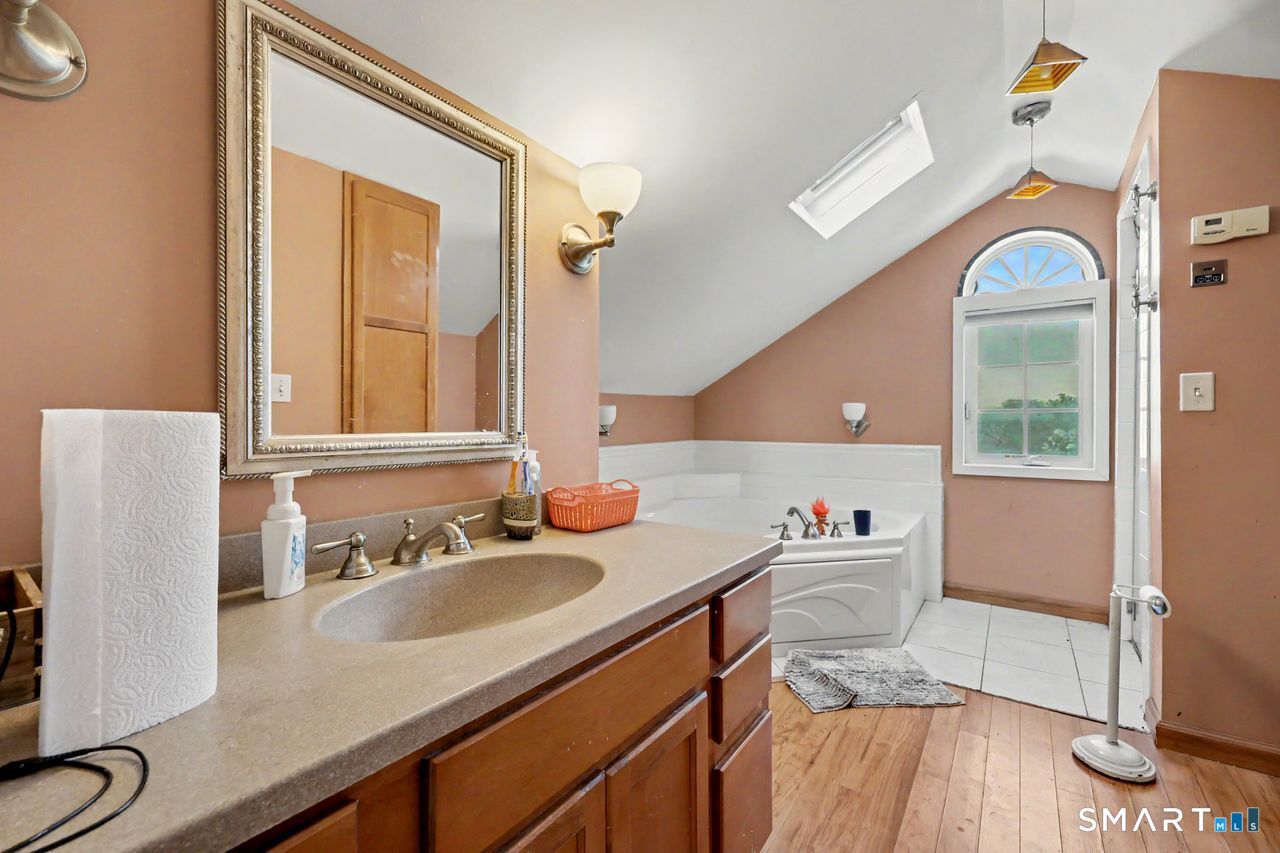 33 Pleasant Street photo 23