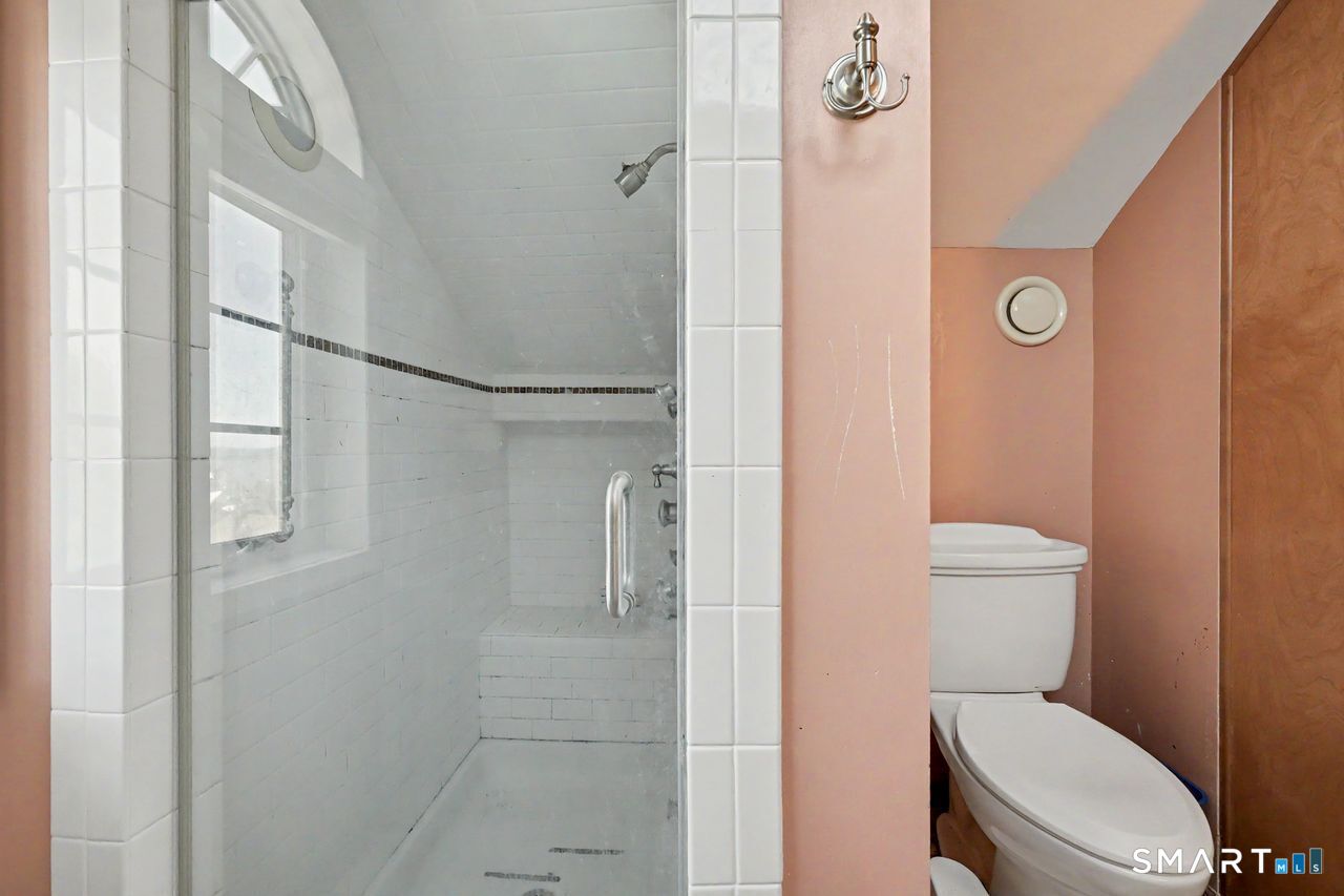33 Pleasant Street photo 24