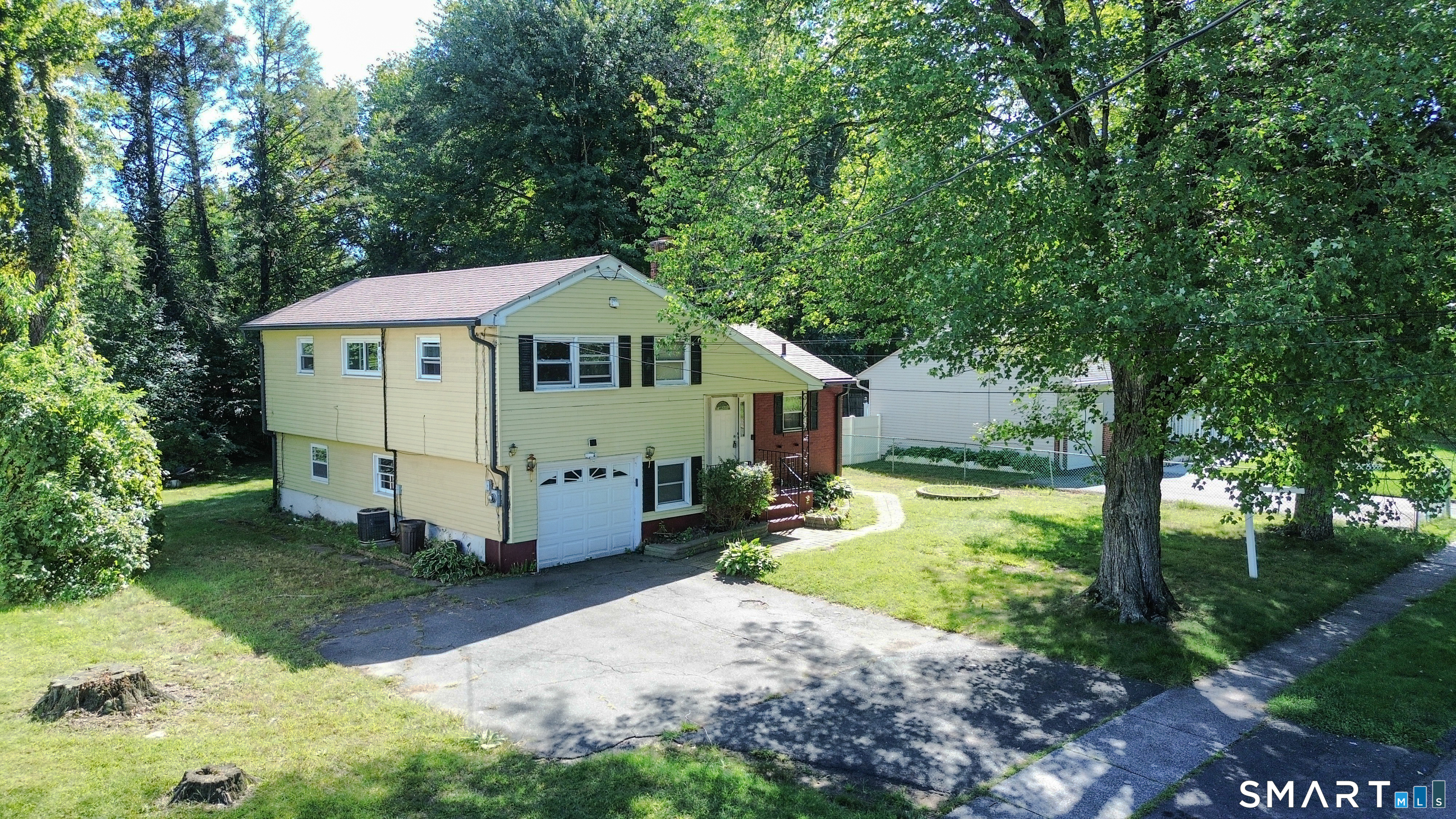 Photo 1 of Single family home for sale at 193 Rood Ave, Windsor, CT 06095 | MLS# 24202874 | Listing updated on 2026-09-16