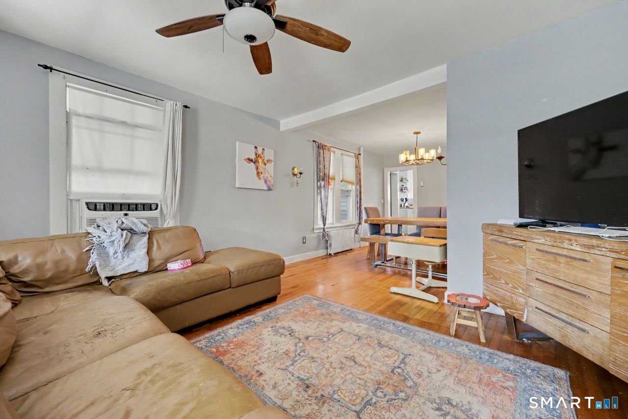 33 Pleasant Street photo 4