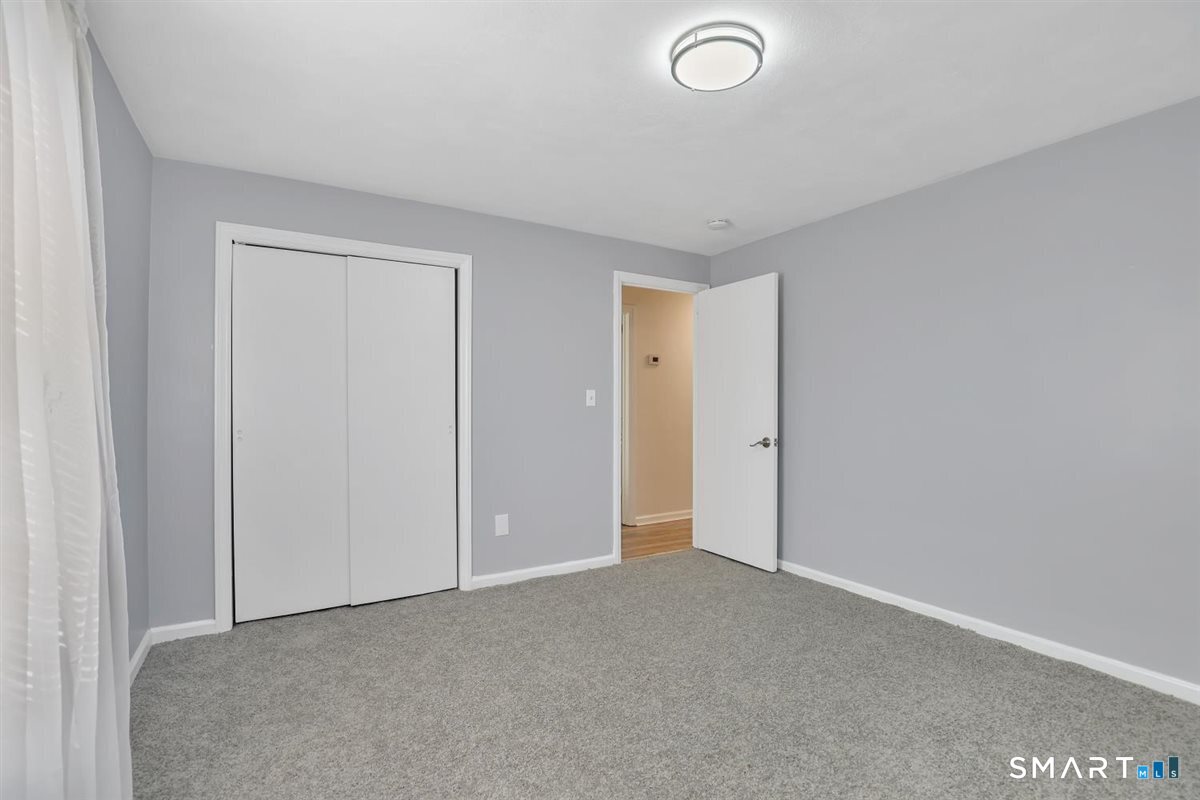 22 Elizabeth Drive photo 18