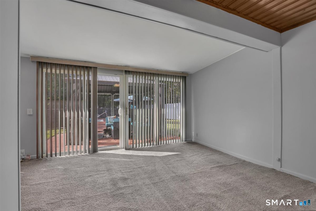 22 Elizabeth Drive photo 21