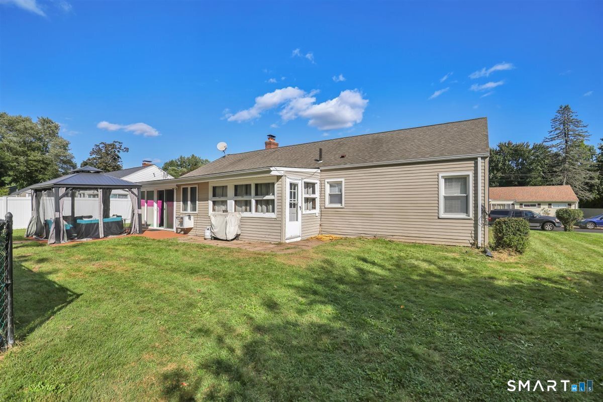 22 Elizabeth Drive photo 24