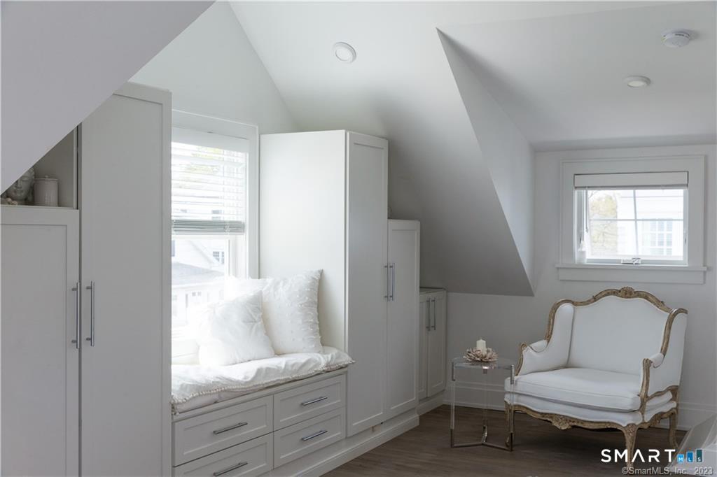 10 Danbury Avenue photo 22