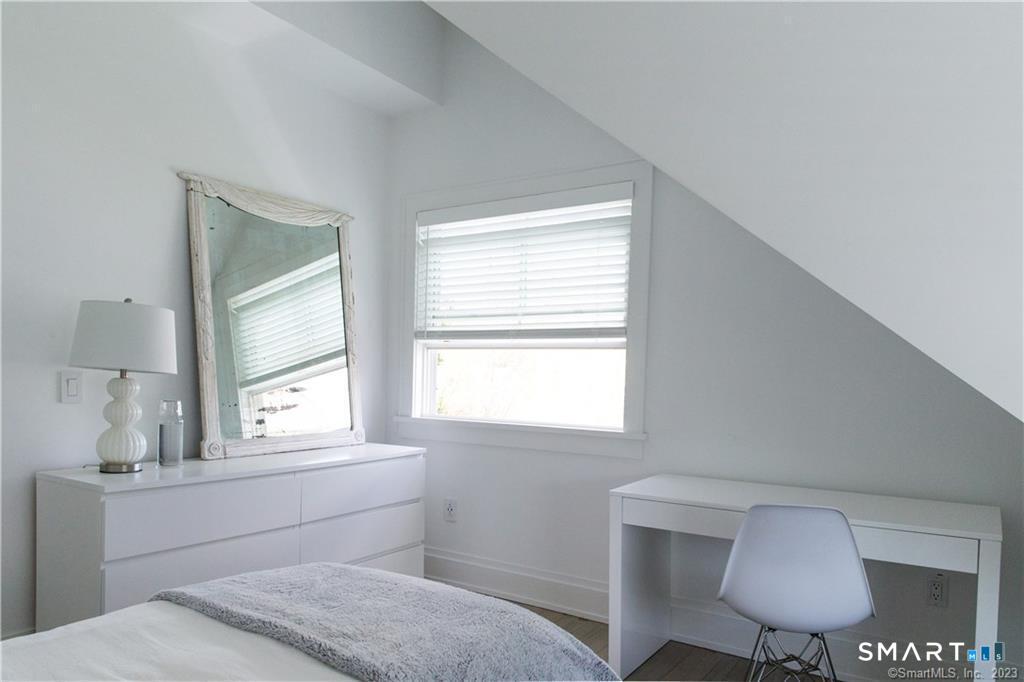 10 Danbury Avenue photo 29
