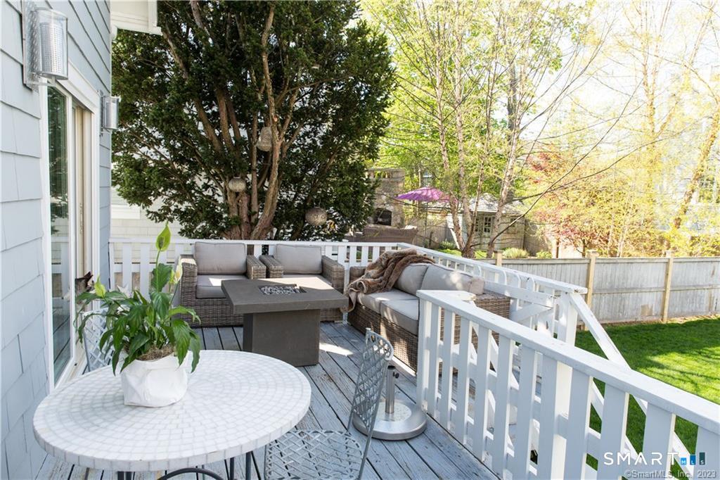 10 Danbury Avenue photo 31