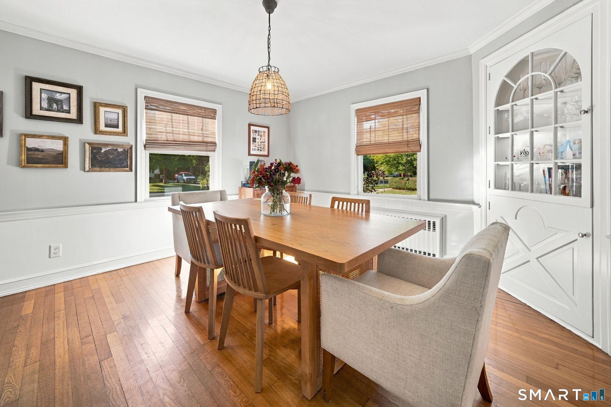 Photo 4 of Single family home for sale at 460 Main St, Newington, CT 06111 | MLS# 24207240 | Listing updated on 2026-09-19