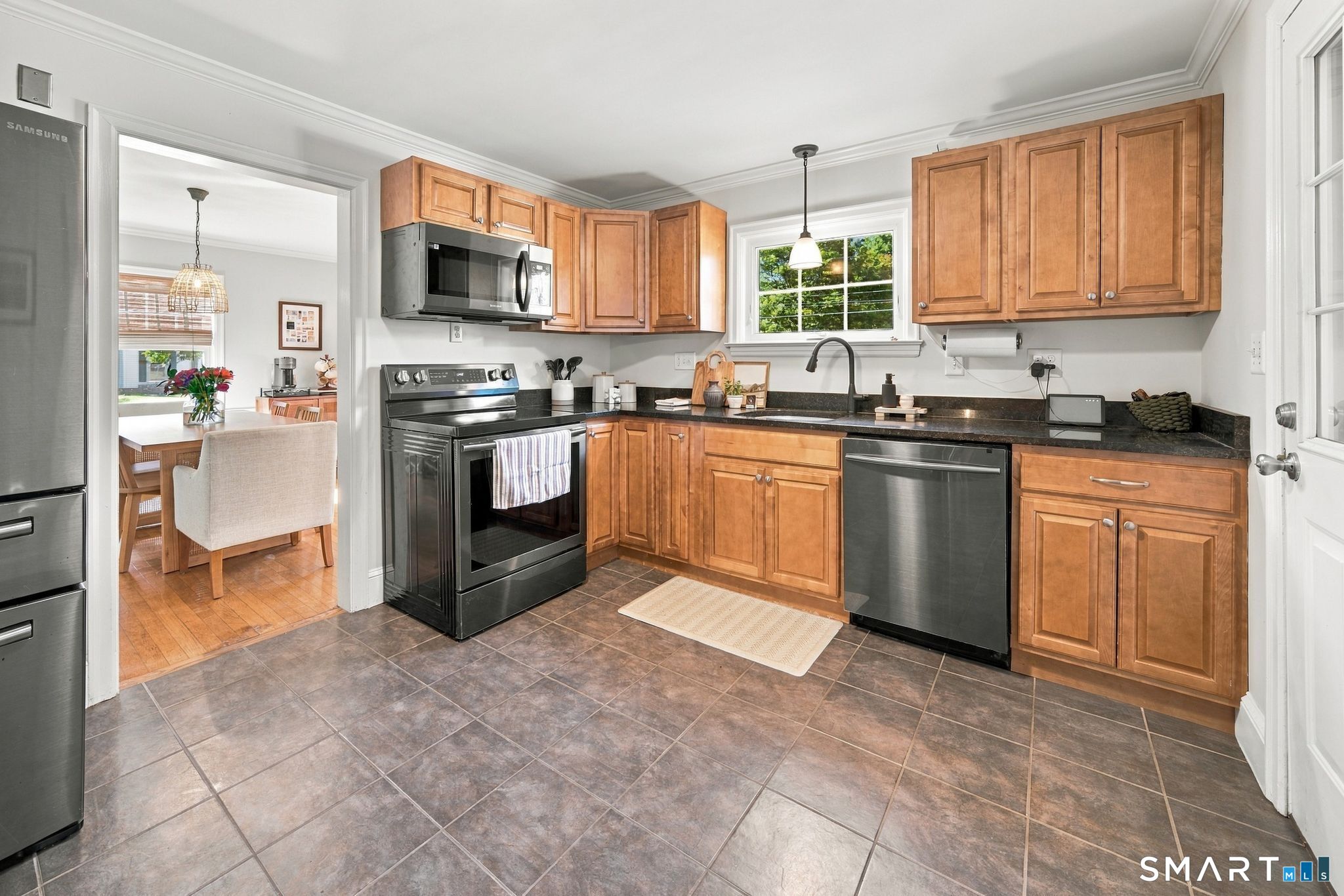 Photo 3 of Single family home for sale at 460 Main St, Newington, CT 06111 | MLS# 24207240 | Listing updated on 2026-09-19