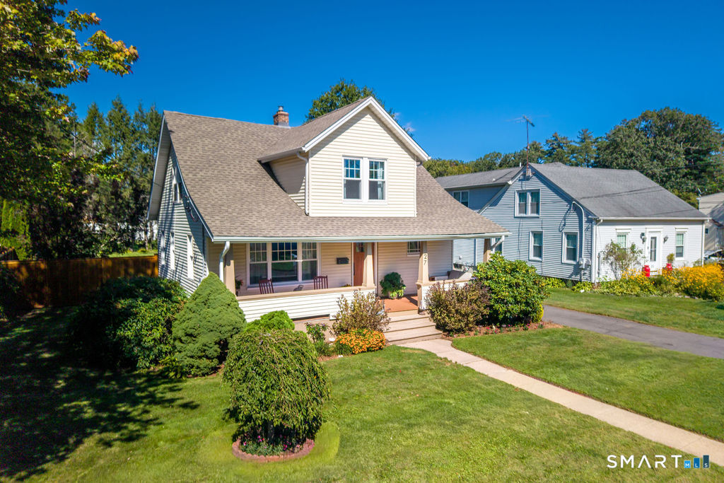 Photo 3 of Single family home for sale at 27 Cottage St, Plainville, CT 06062 | MLS# 24206238 | Listing updated on 2026-09-17