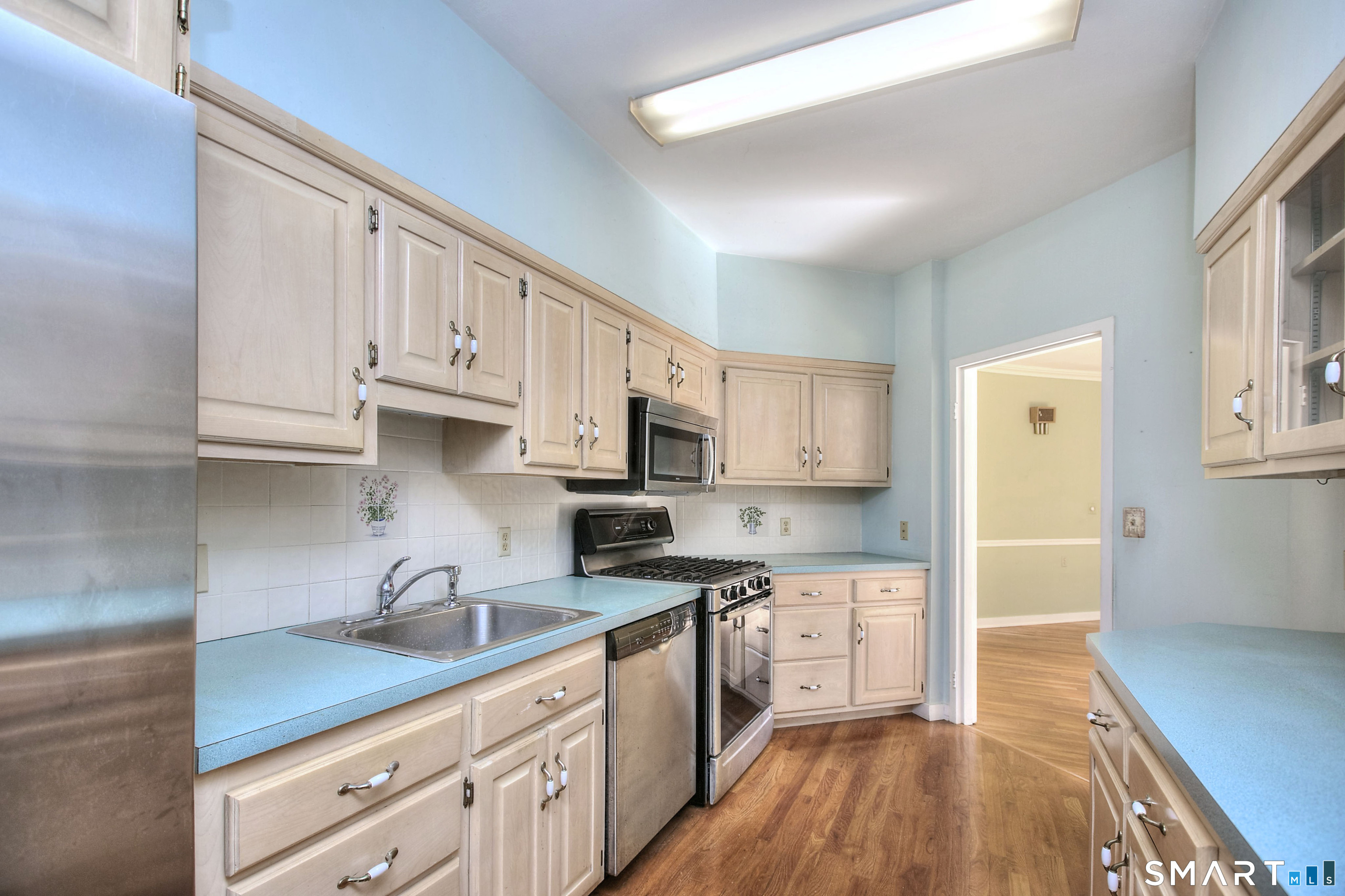 160 Fairfield Woods Road Unit #25 photo 11