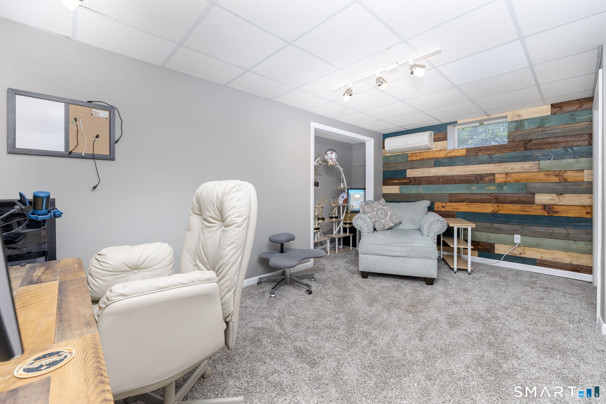 75 Isabelle Drive photo 24