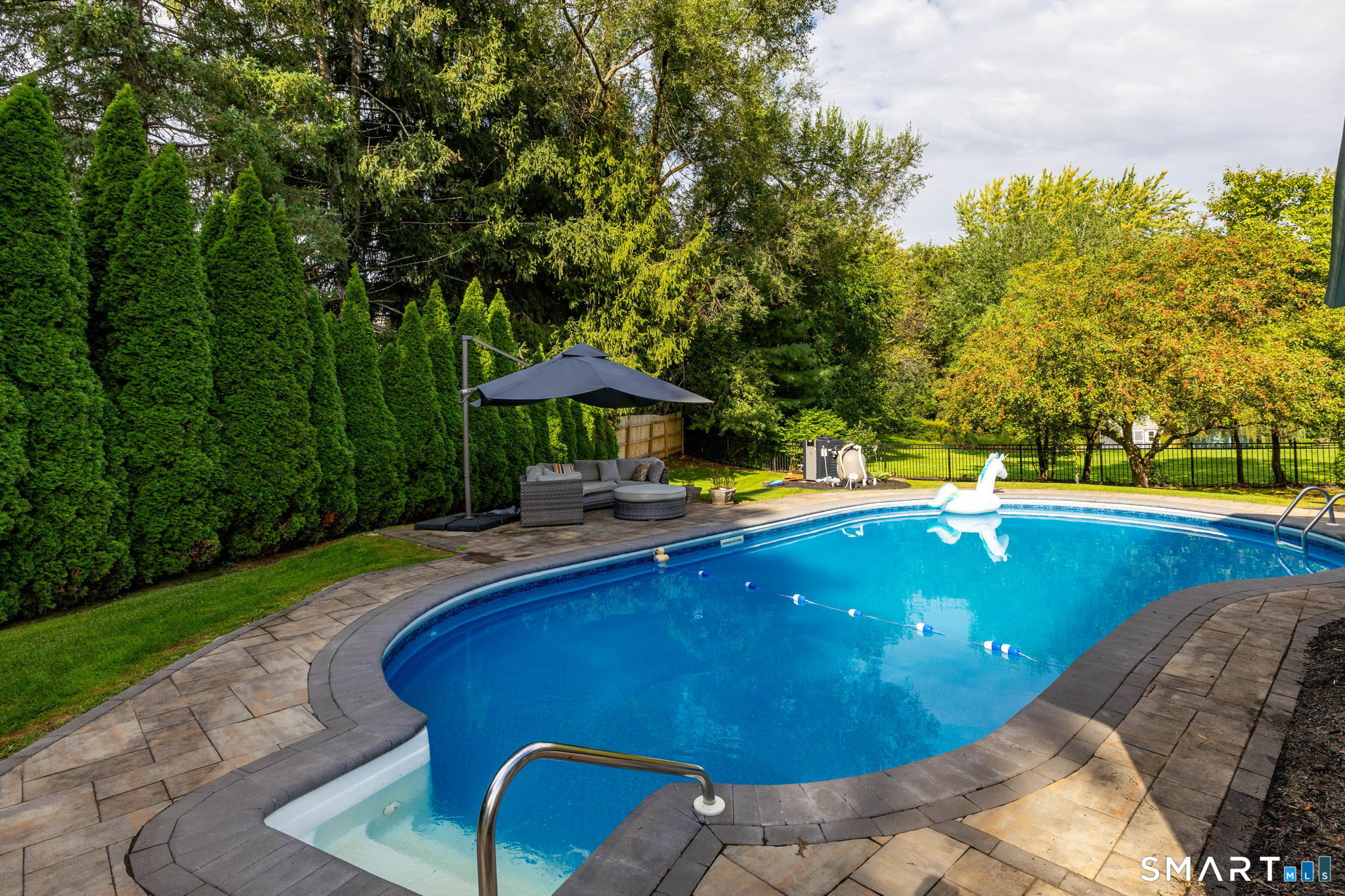 75 Isabelle Drive photo 31