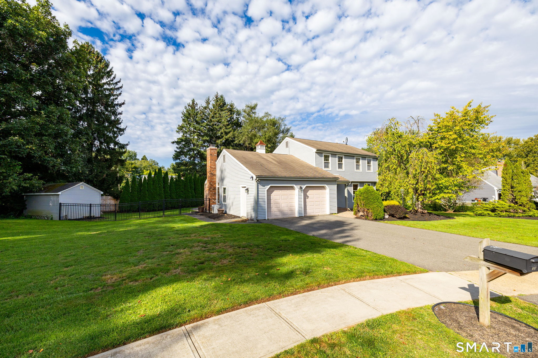 75 Isabelle Drive photo 36