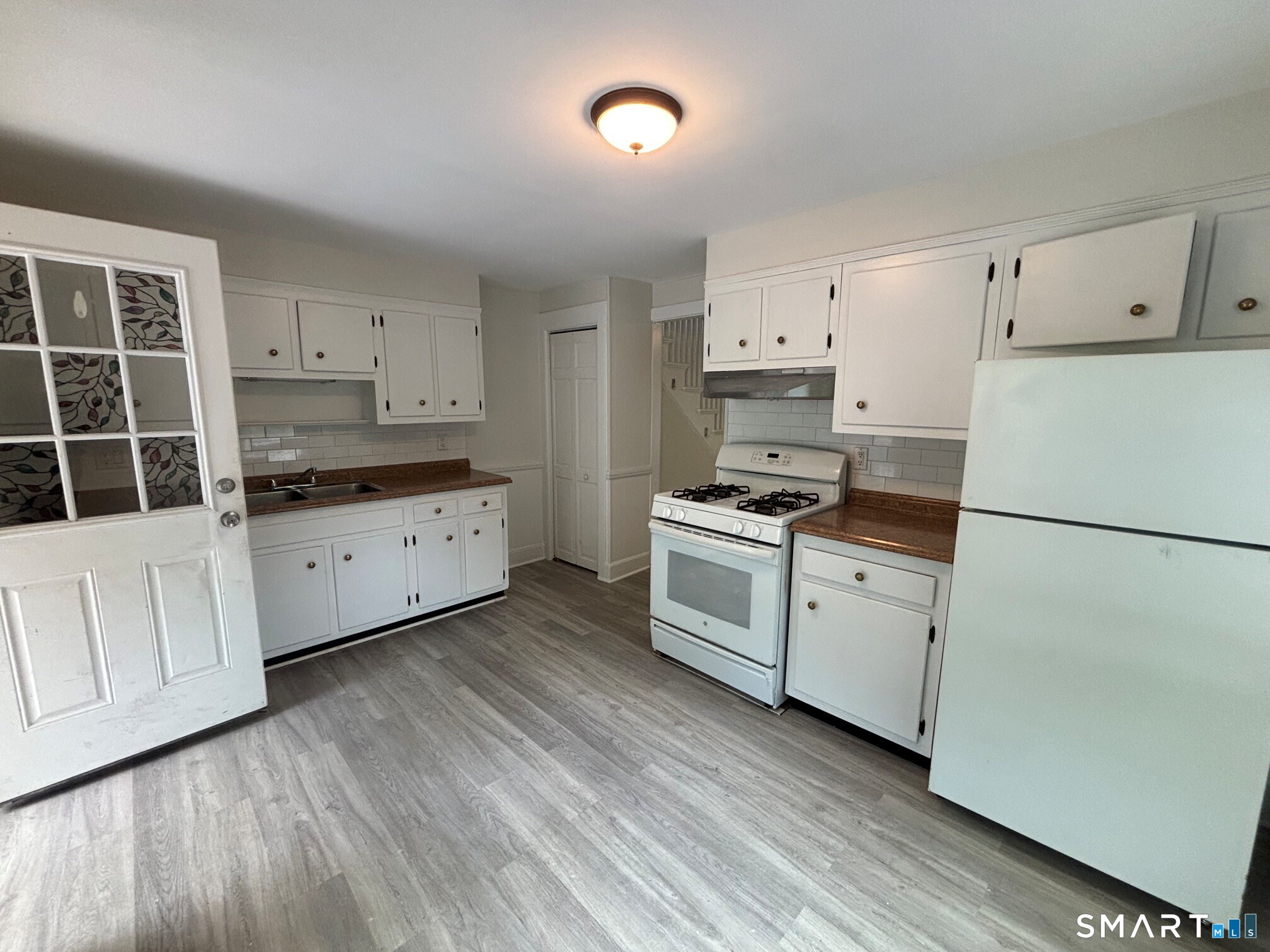 245 W. Glenville Road, Greenwich, Connecticut photo 3
