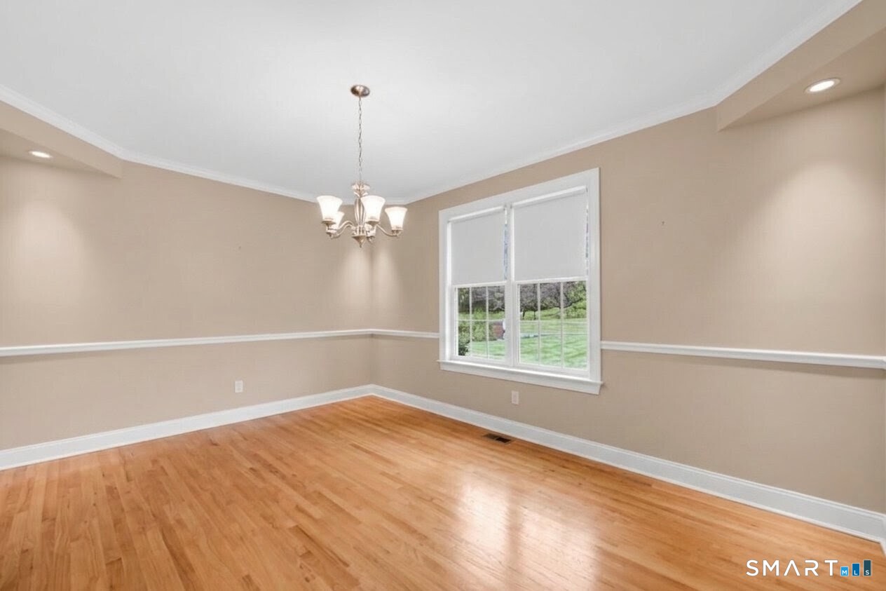 120 Linden Drive photo 12