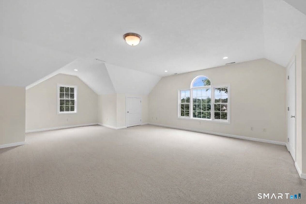 120 Linden Drive photo 24