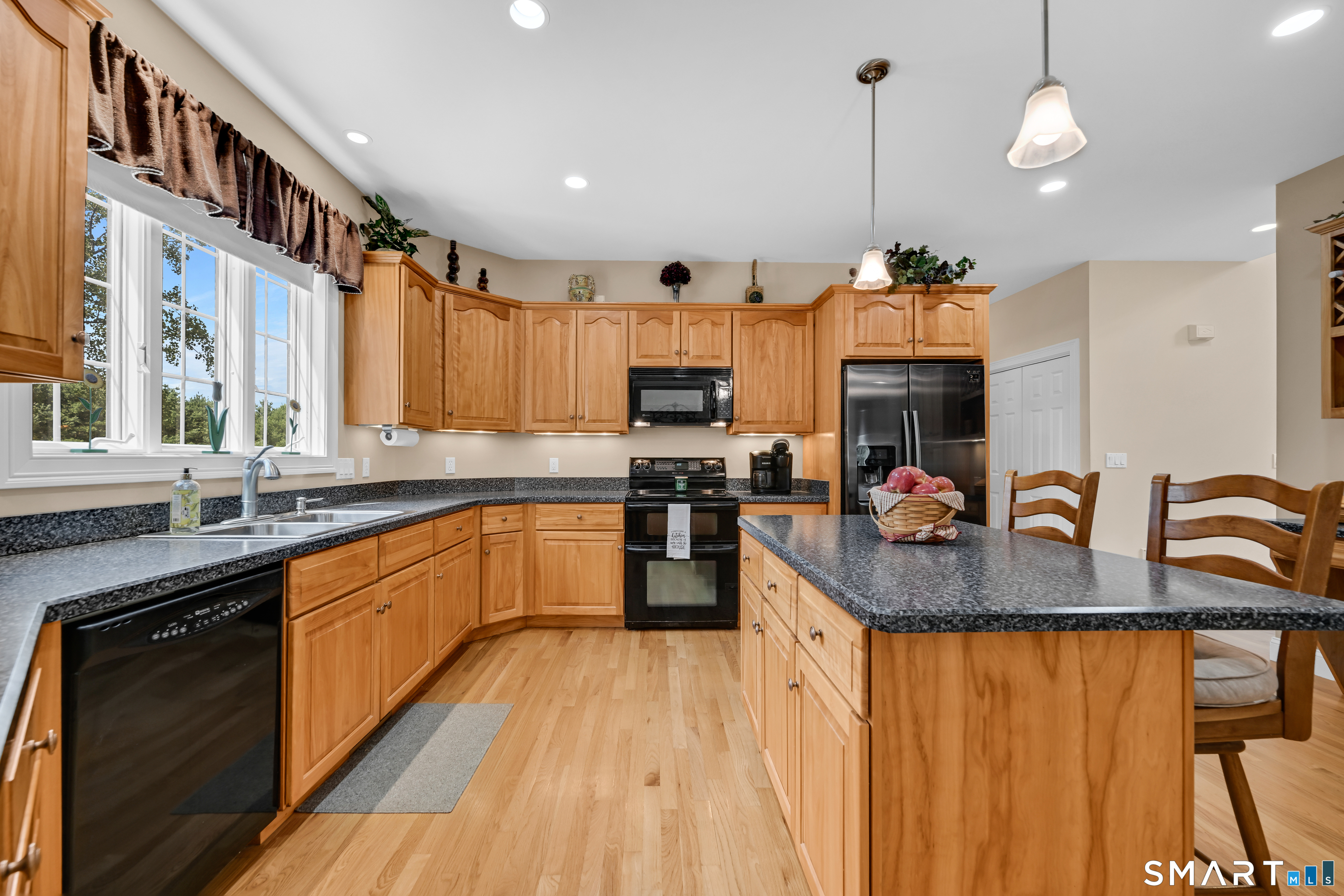 120 Linden Drive photo 10