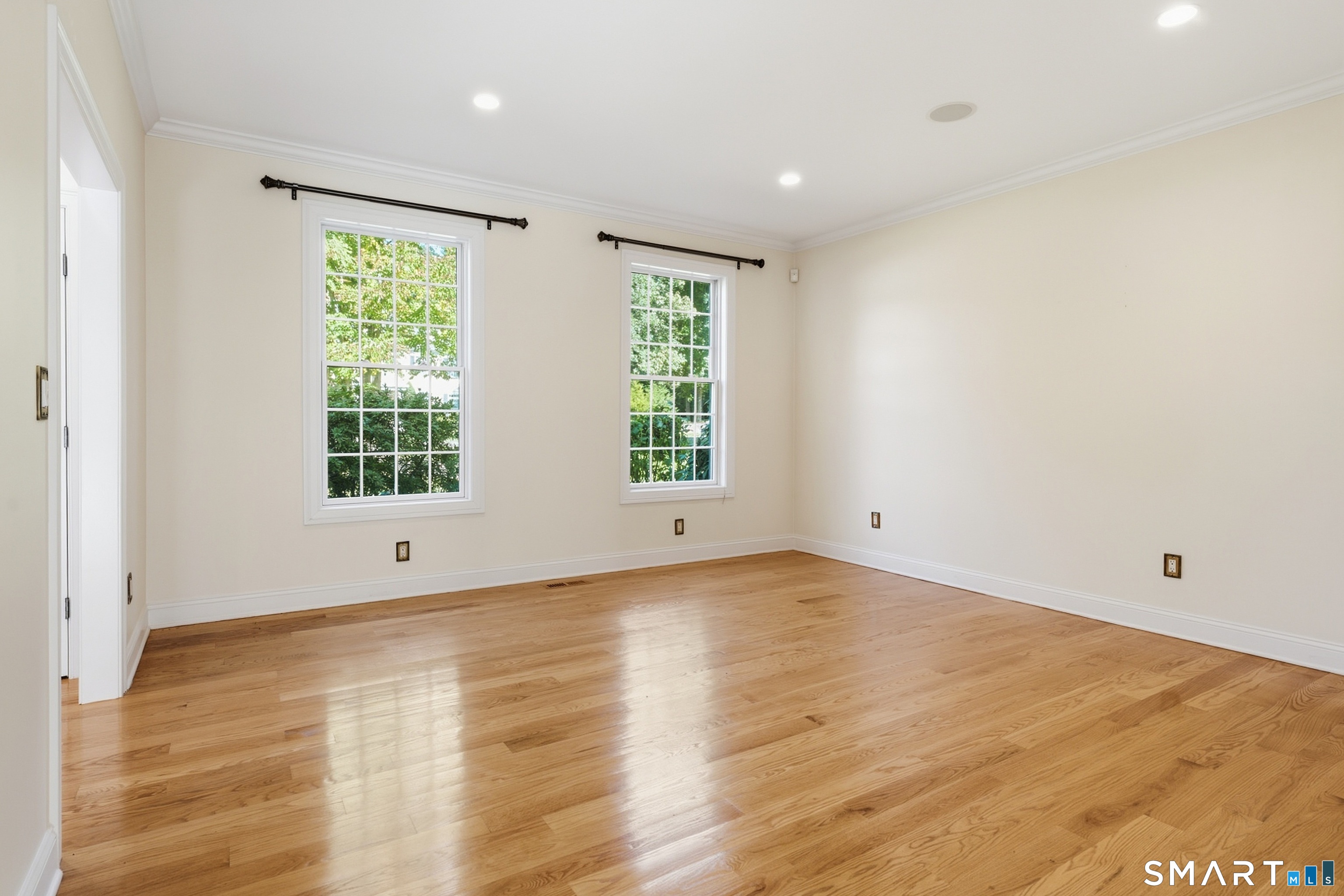 77 Hickory Lane photo 11